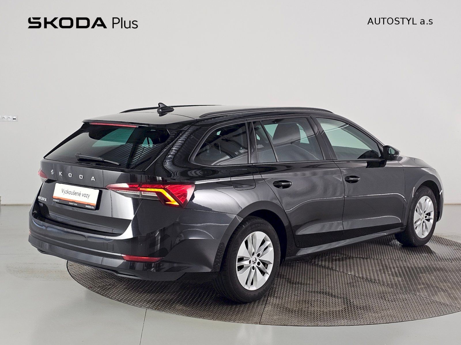 Škoda Octavia, Combi 2.0TDI 85kW Ambition - fotka 2