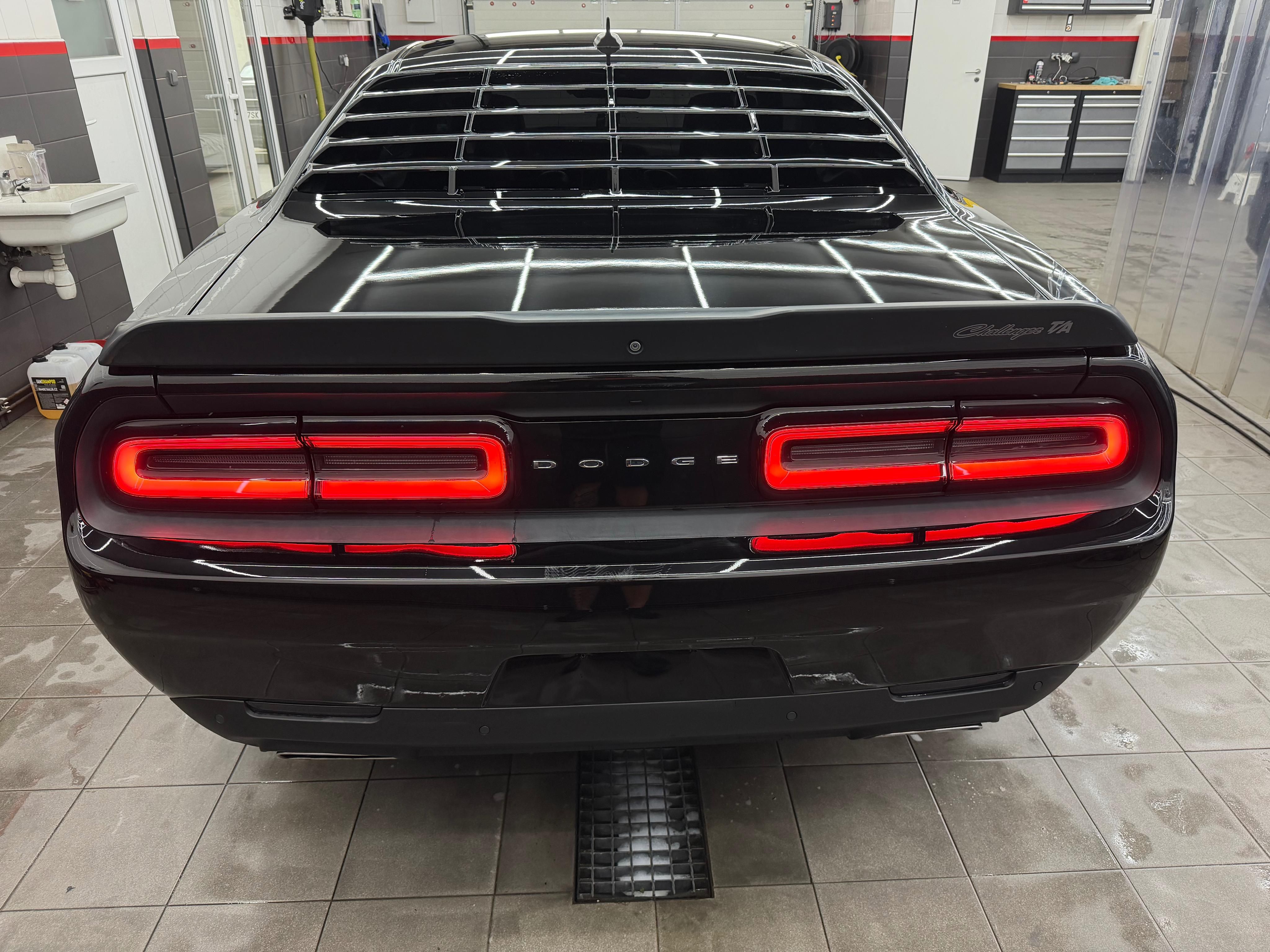 Dodge Challenger, T/A 392, 6.4L 360 kw / 485 ps - fotka 6