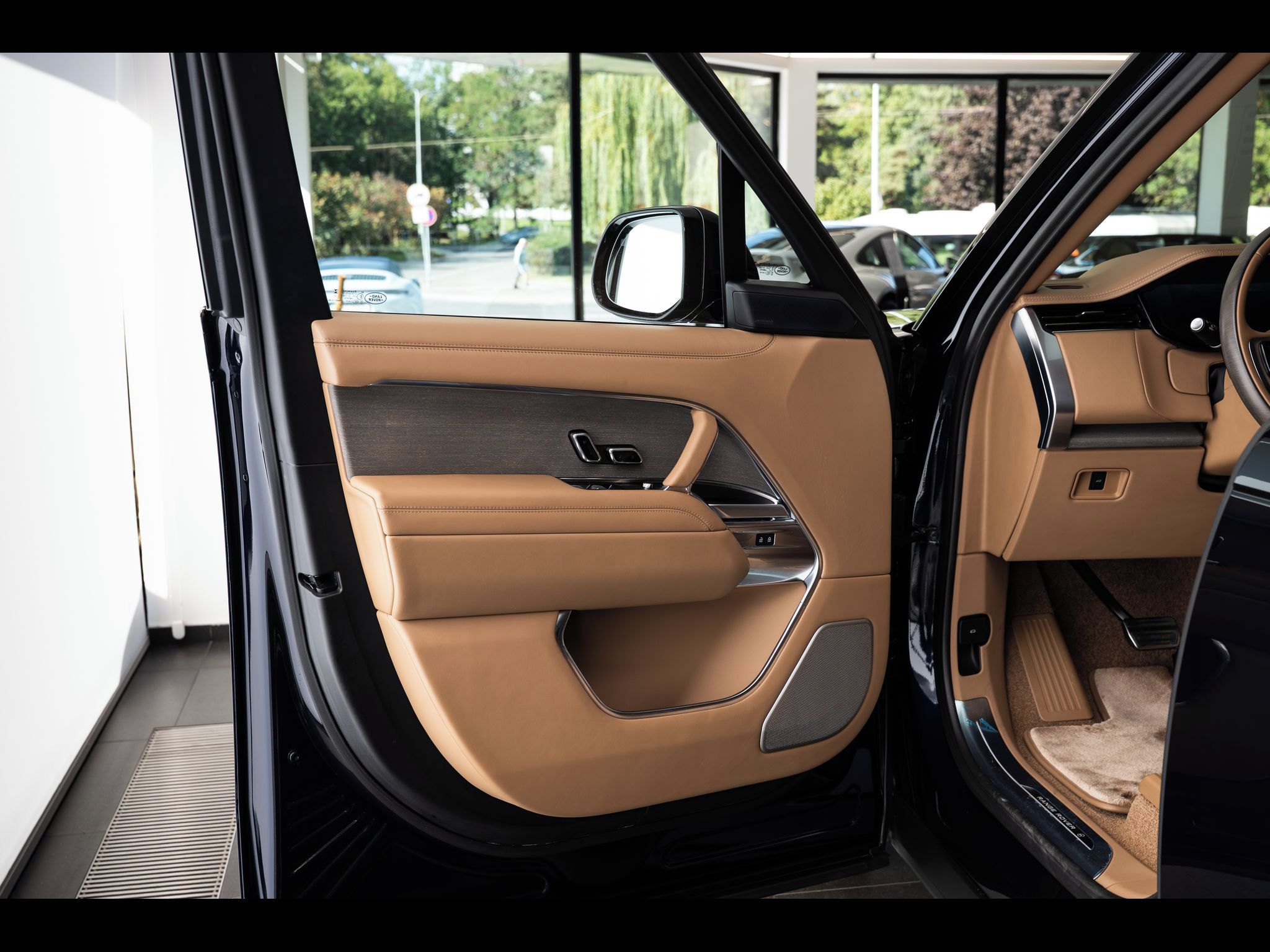Land Rover Range Rover, SV P615 Meridian/360/Masážní S - fotka 5