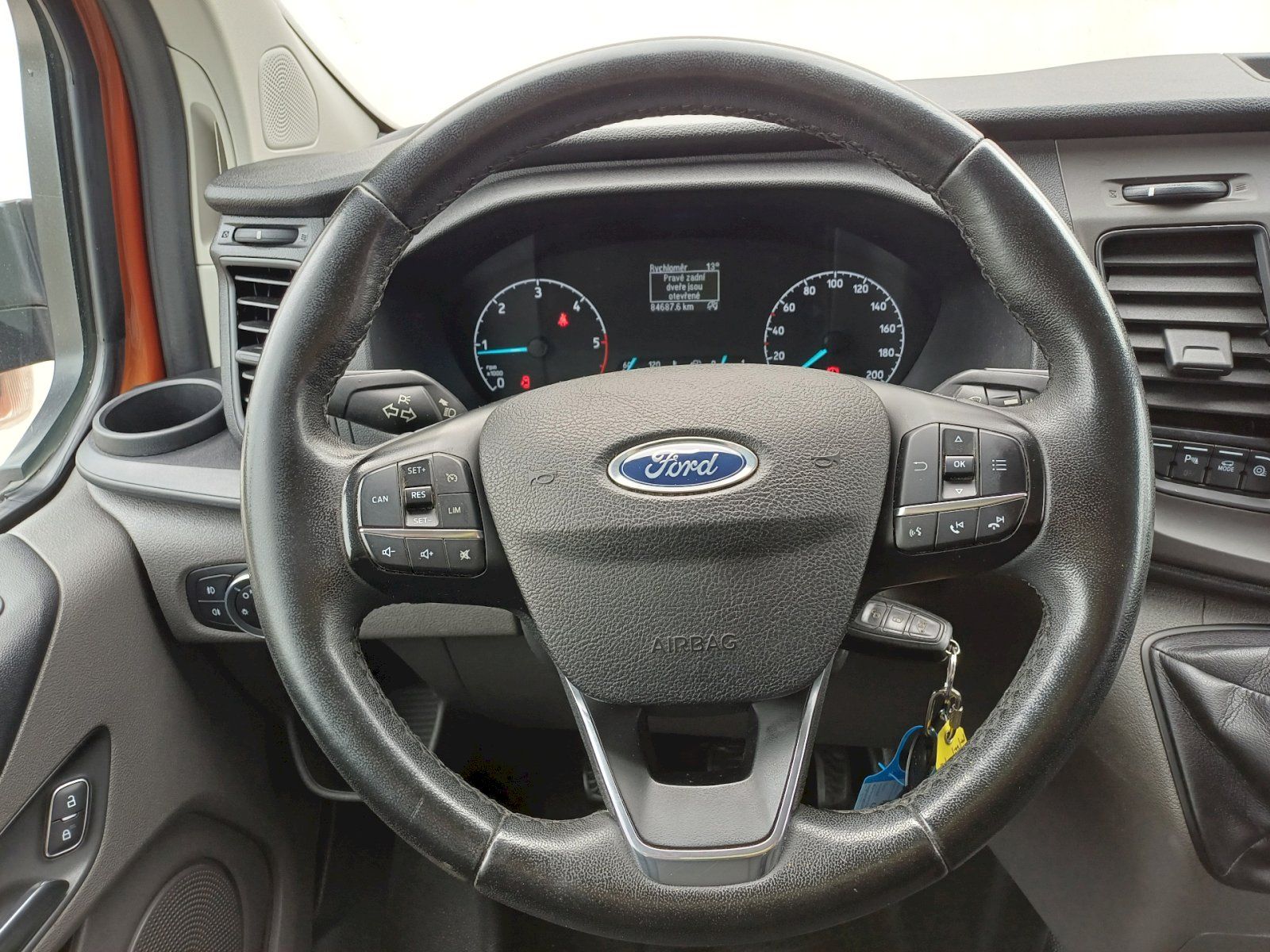 Ford Transit Custom, 2.0 EcoBlue 77Kw, L2, 9 míst - fotka 6