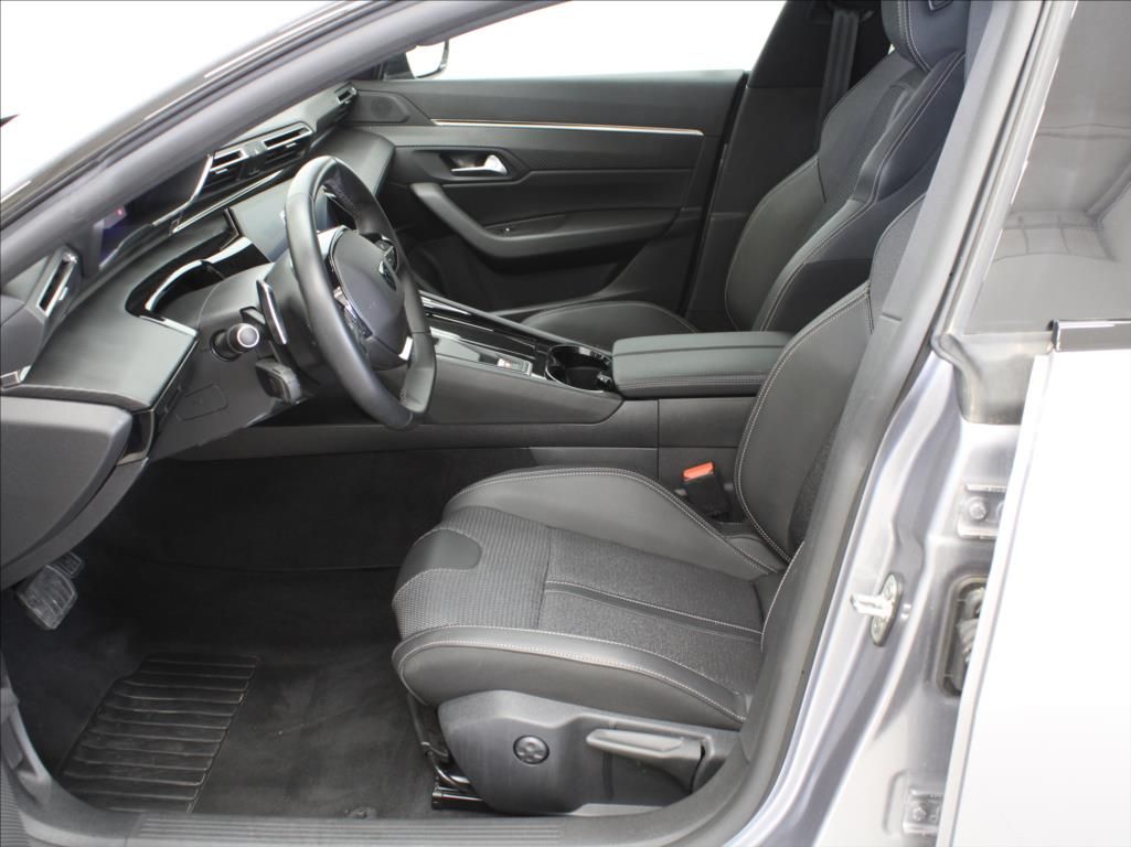 Peugeot 508, 1,2 PT 130 AT Allure 8310km! - fotka 6
