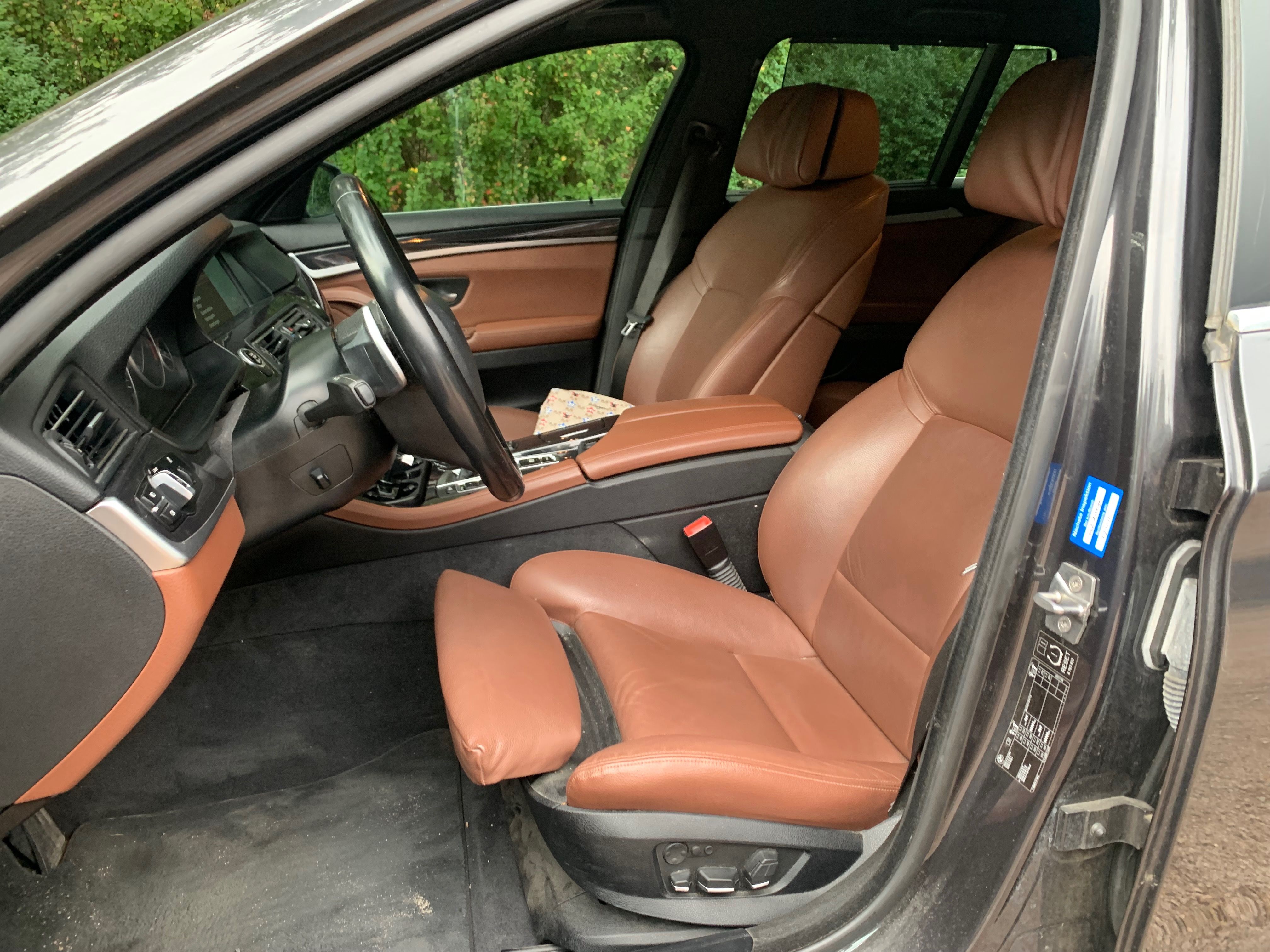 BMW Řada 5, 530d F11 - fotka 4