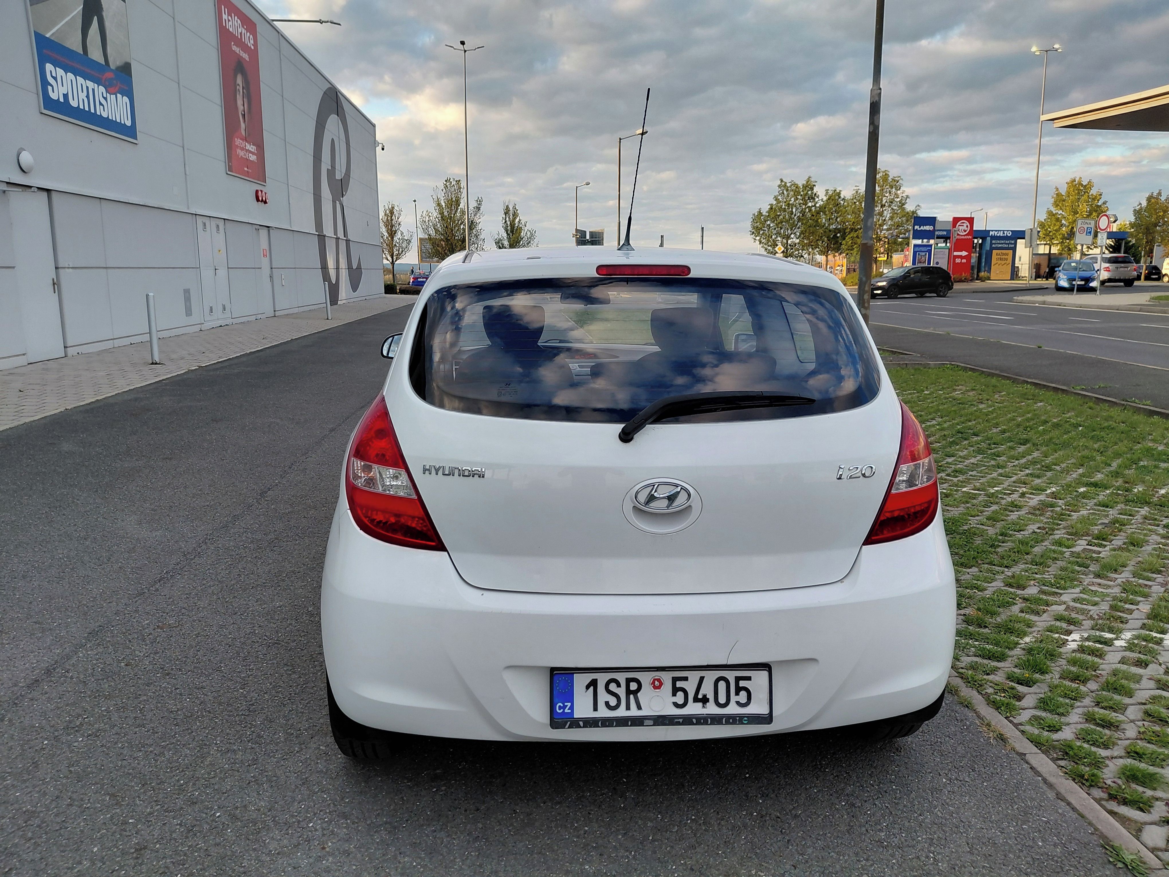 Hyundai i20, 1.4i 73KW SPOLEHLIVÉ AUTO!! - fotka 6