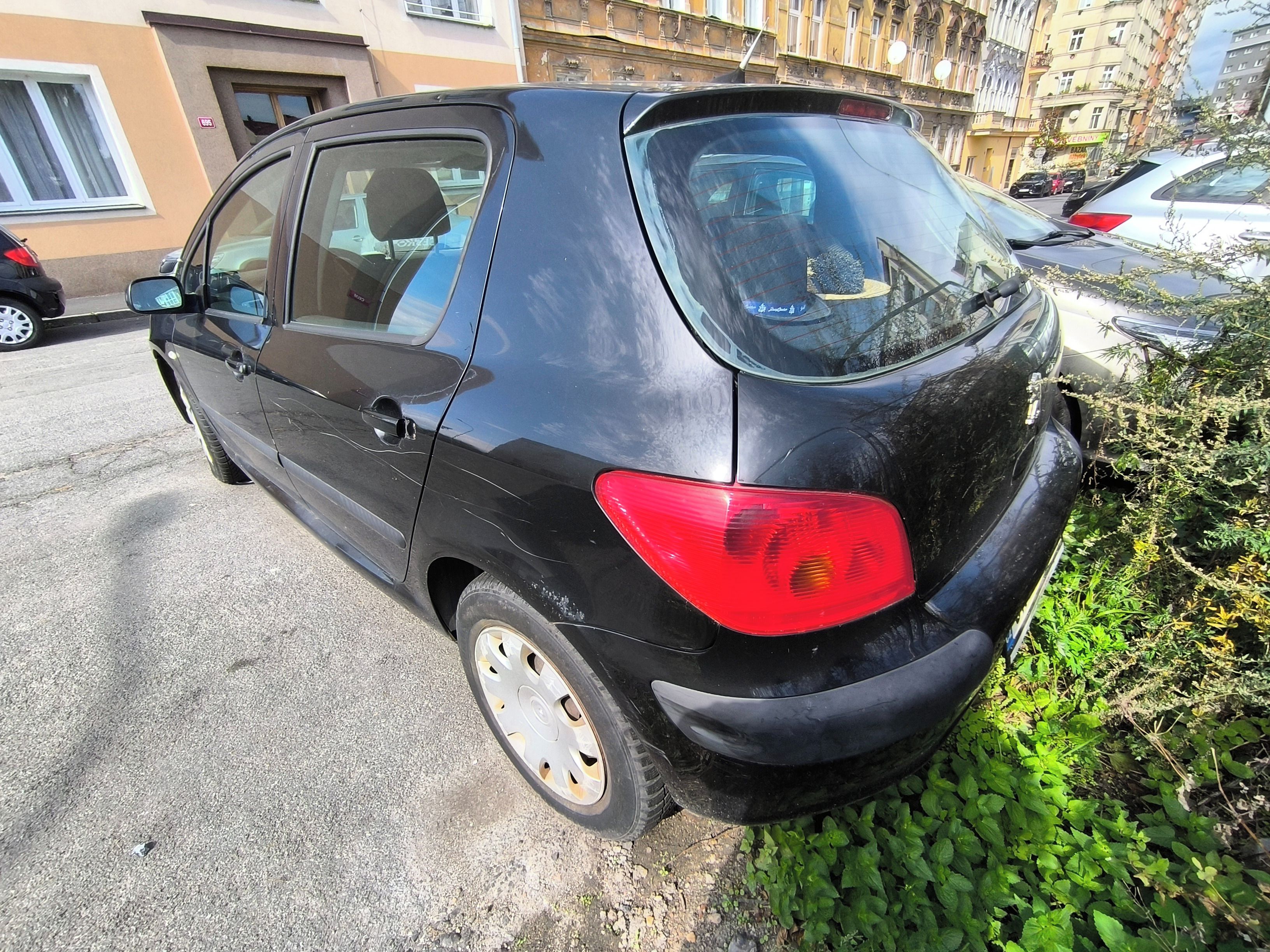 Peugeot 307, 2xpneu, nová baterie - fotka 2