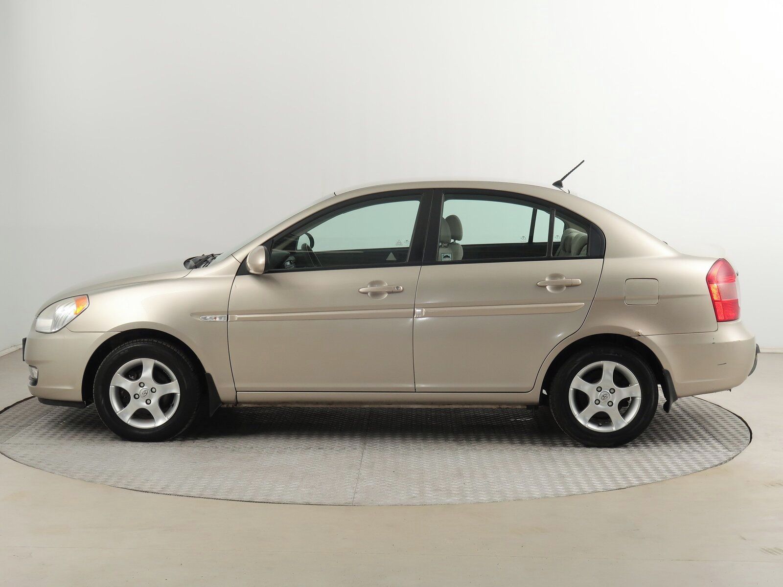 Hyundai Accent, 1.5 CRDi, ČR,1.maj, Tažné - fotka 3