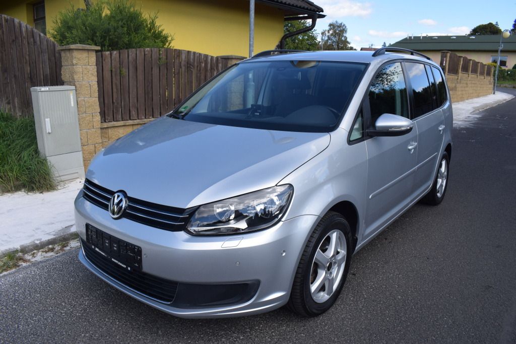 Volkswagen Touran, 1.6 TDI DSG, 77kW, málo KM - fotka 2