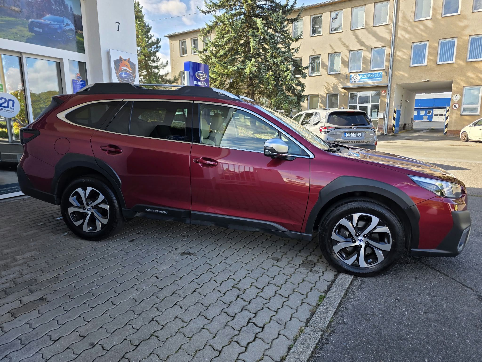 Subaru Outback, 2,5 CVT Touring CZ Harman - fotka 4