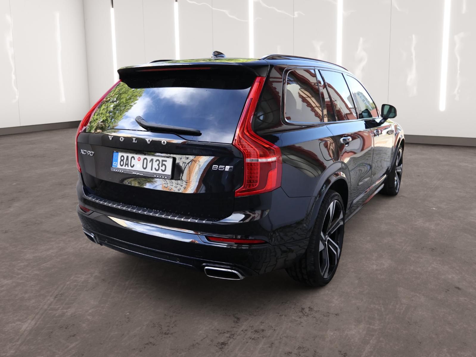 Volvo XC90, B5 AWD R-Design - fotka 4
