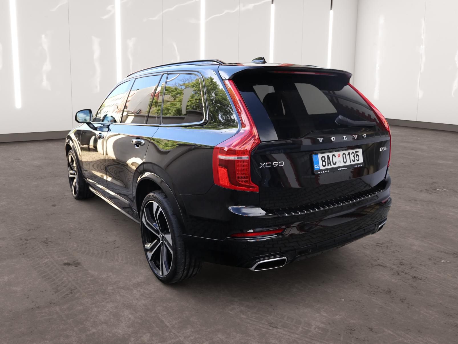 Volvo XC90, B5 AWD R-Design - fotka 2