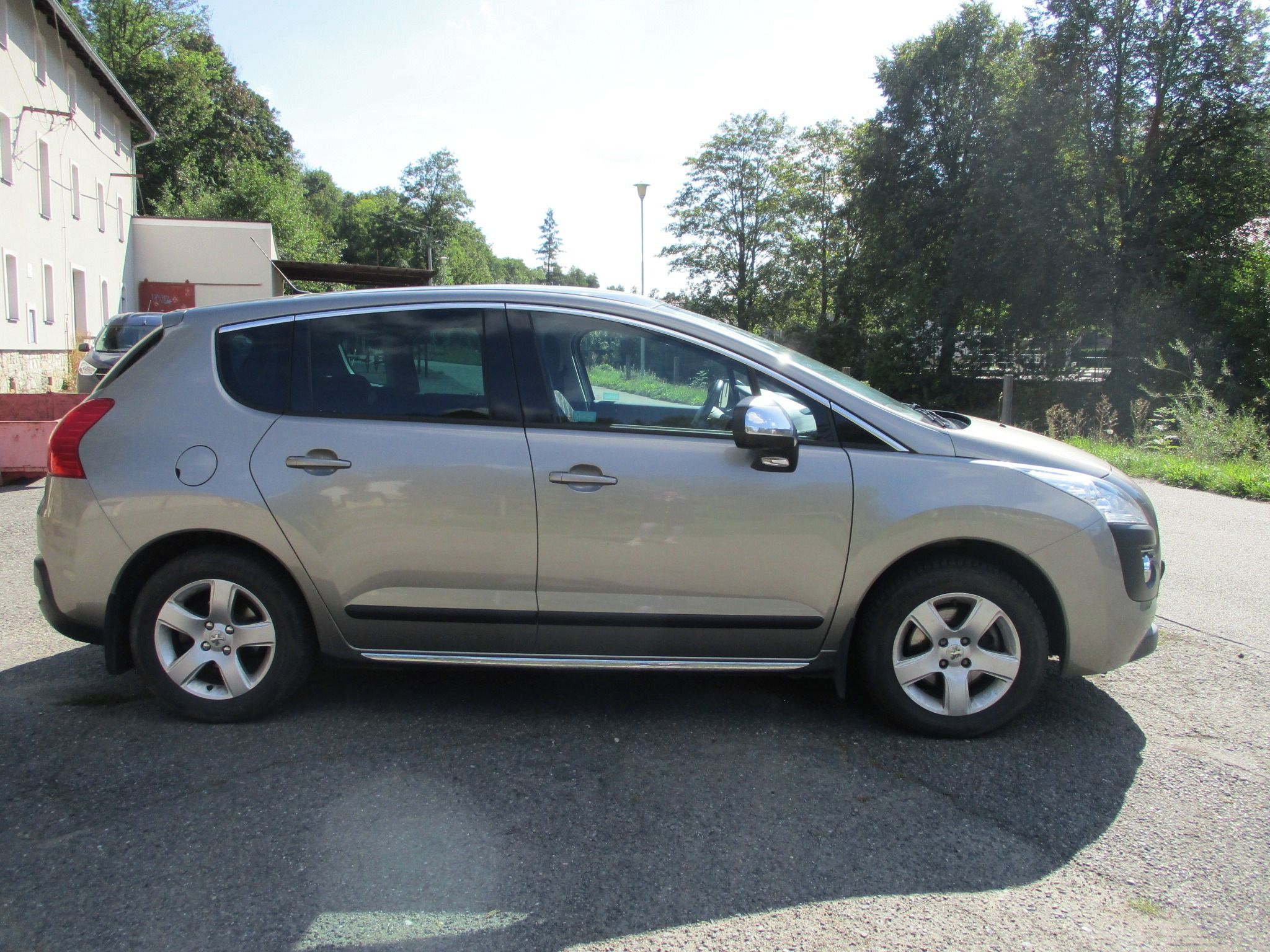 Peugeot 3008, 1.6 i - jen 76000 km - fotka 6