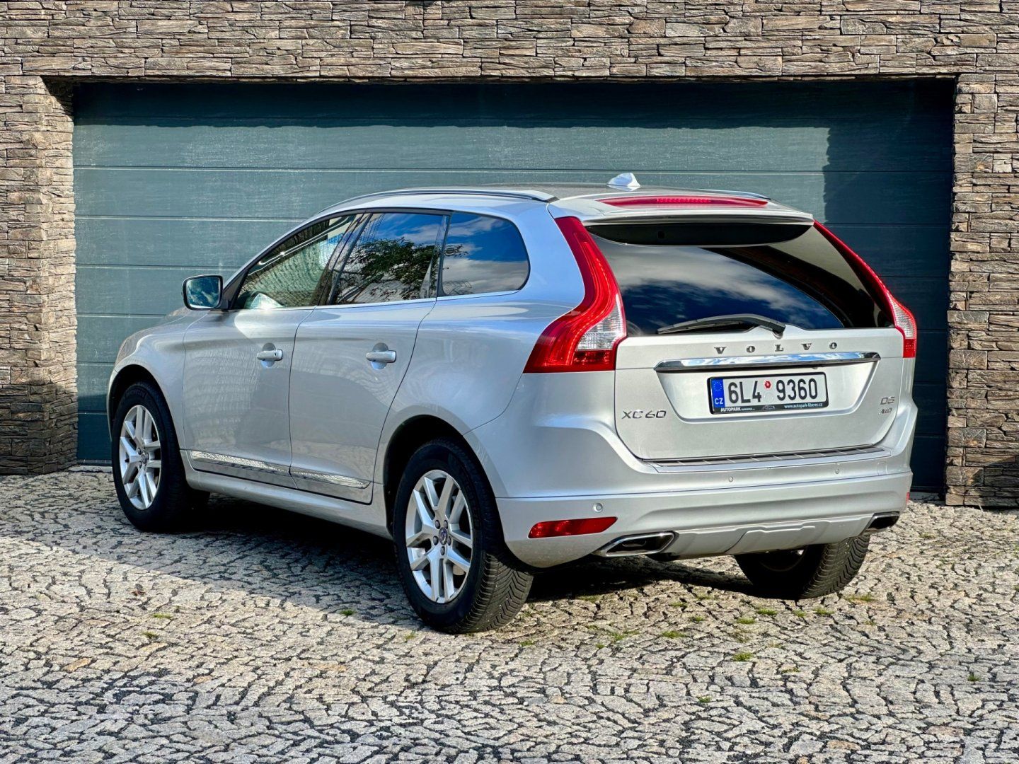 Volvo XC60, 2.4D 4x4 Automat Panorama - fotka 5