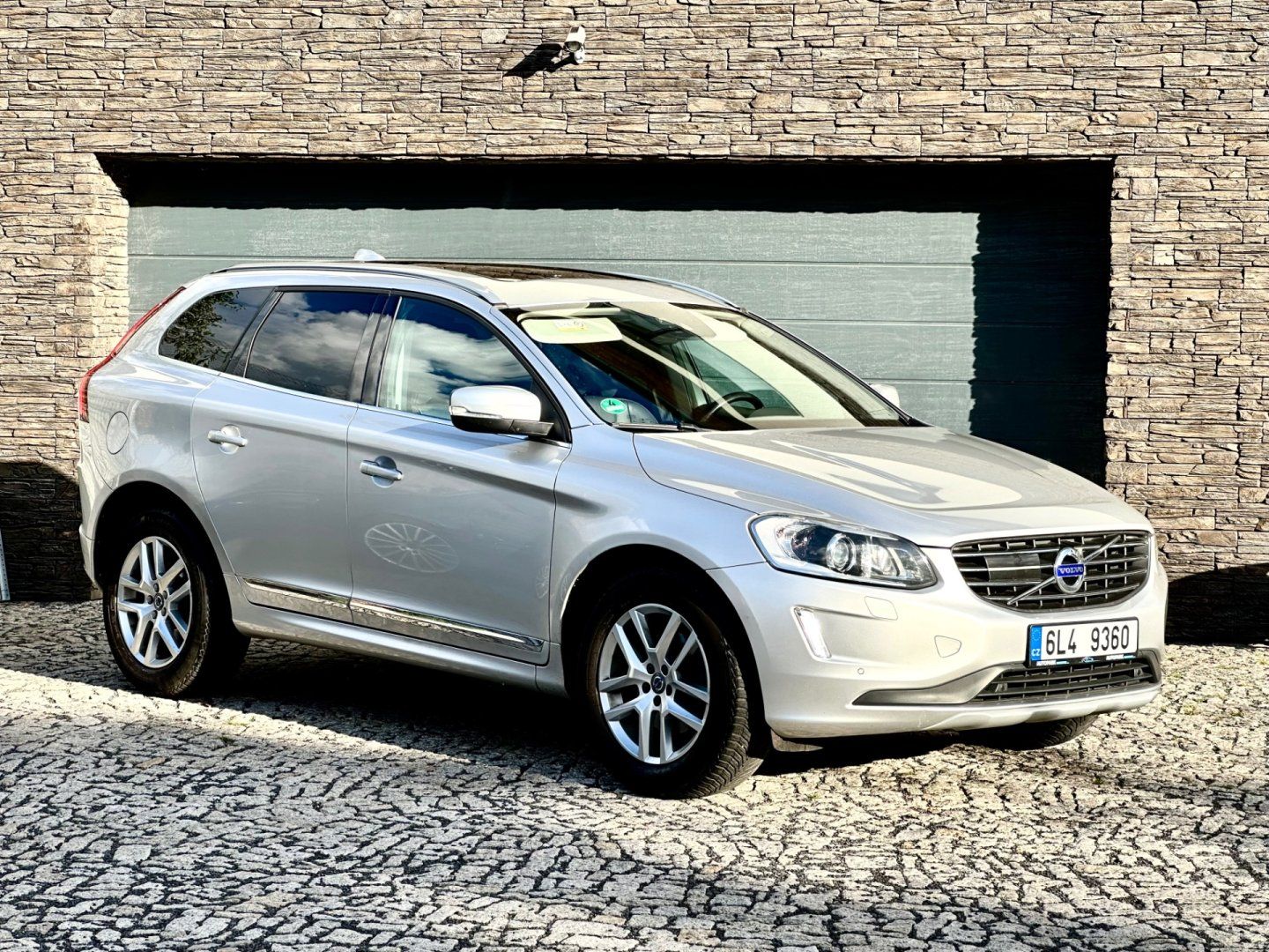 Volvo XC60, 2.4D 4x4 Automat Panorama - fotka 4