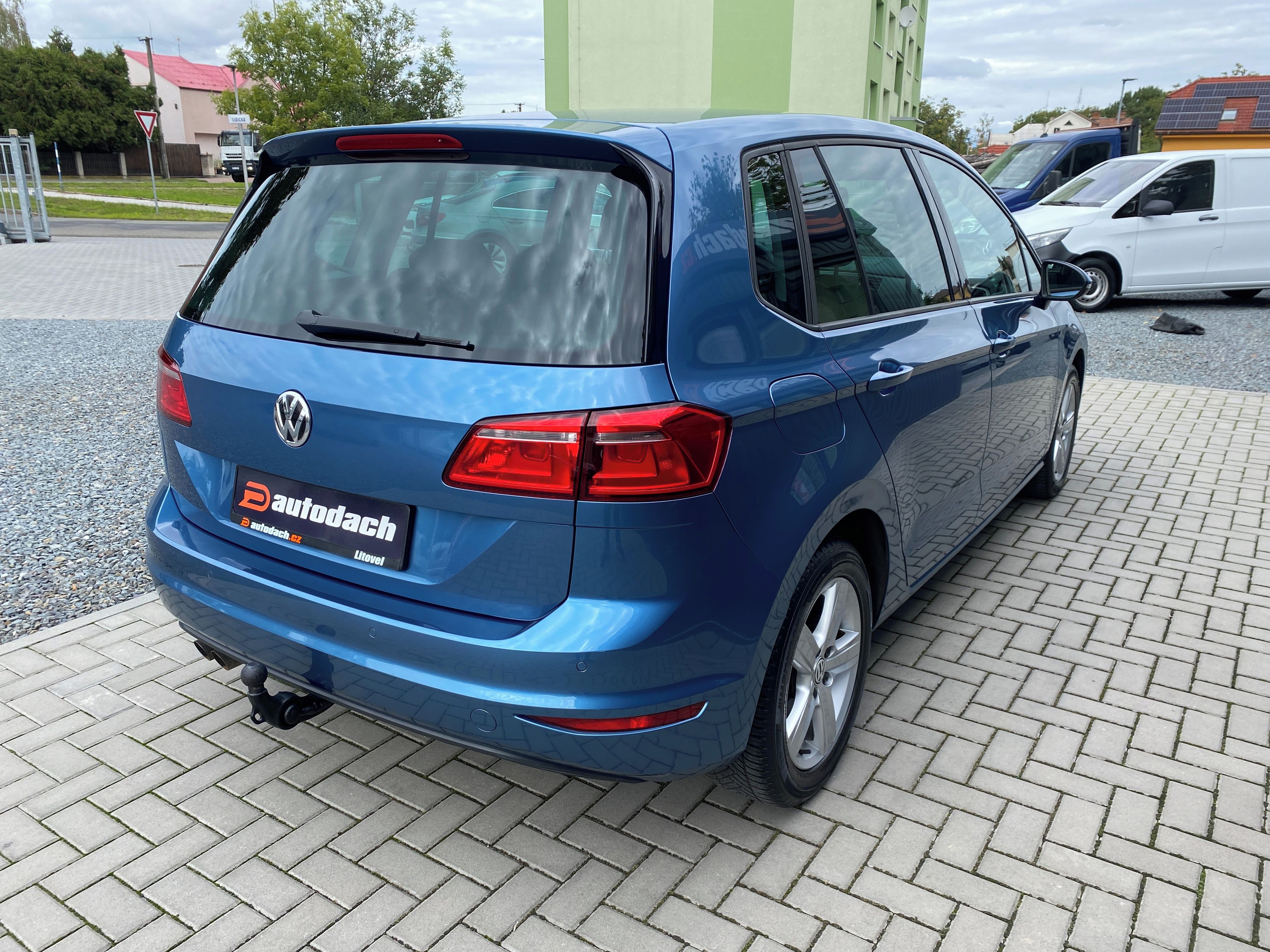 Volkswagen Golf Sportsvan, 1.4 TSI 92kW- ALU - PDC -TAŽNÉ - fotka 5