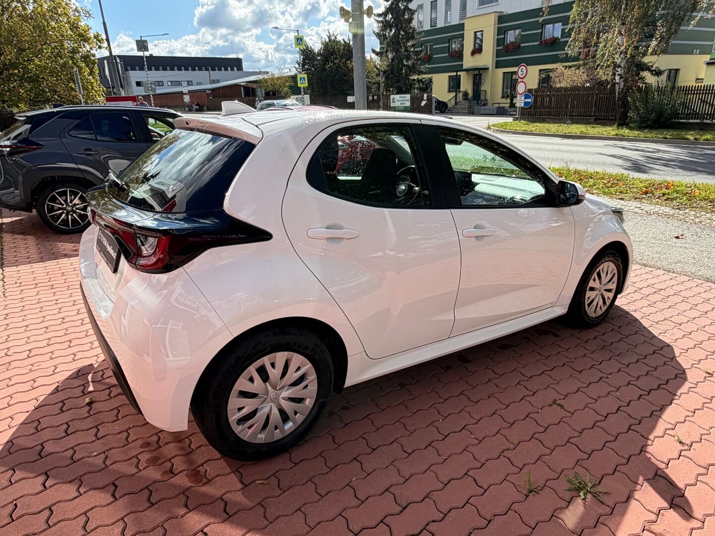 Toyota Yaris, 1.5 benzín 6MT Comfort Tech - fotka 5