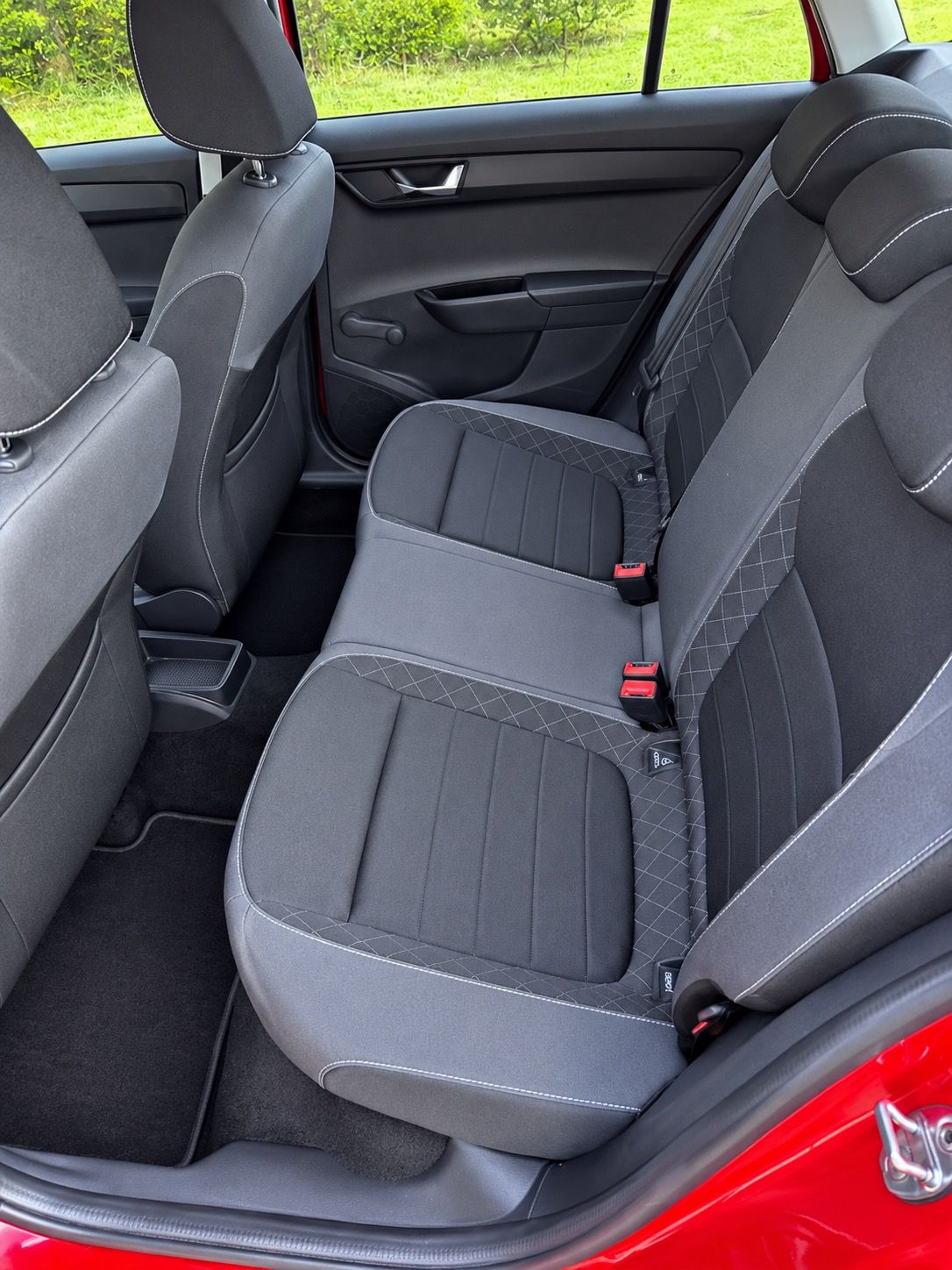 Škoda Fabia, 1.0 TSI 70 kW Ambiente - fotka 4