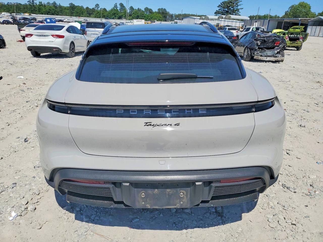 Porsche Taycan, Auto na cestě - fotka 6