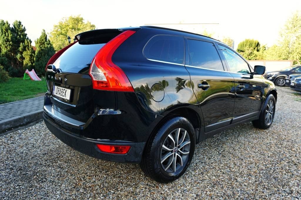 Volvo XC60, 2,0 D3 120 kW - fotka 4