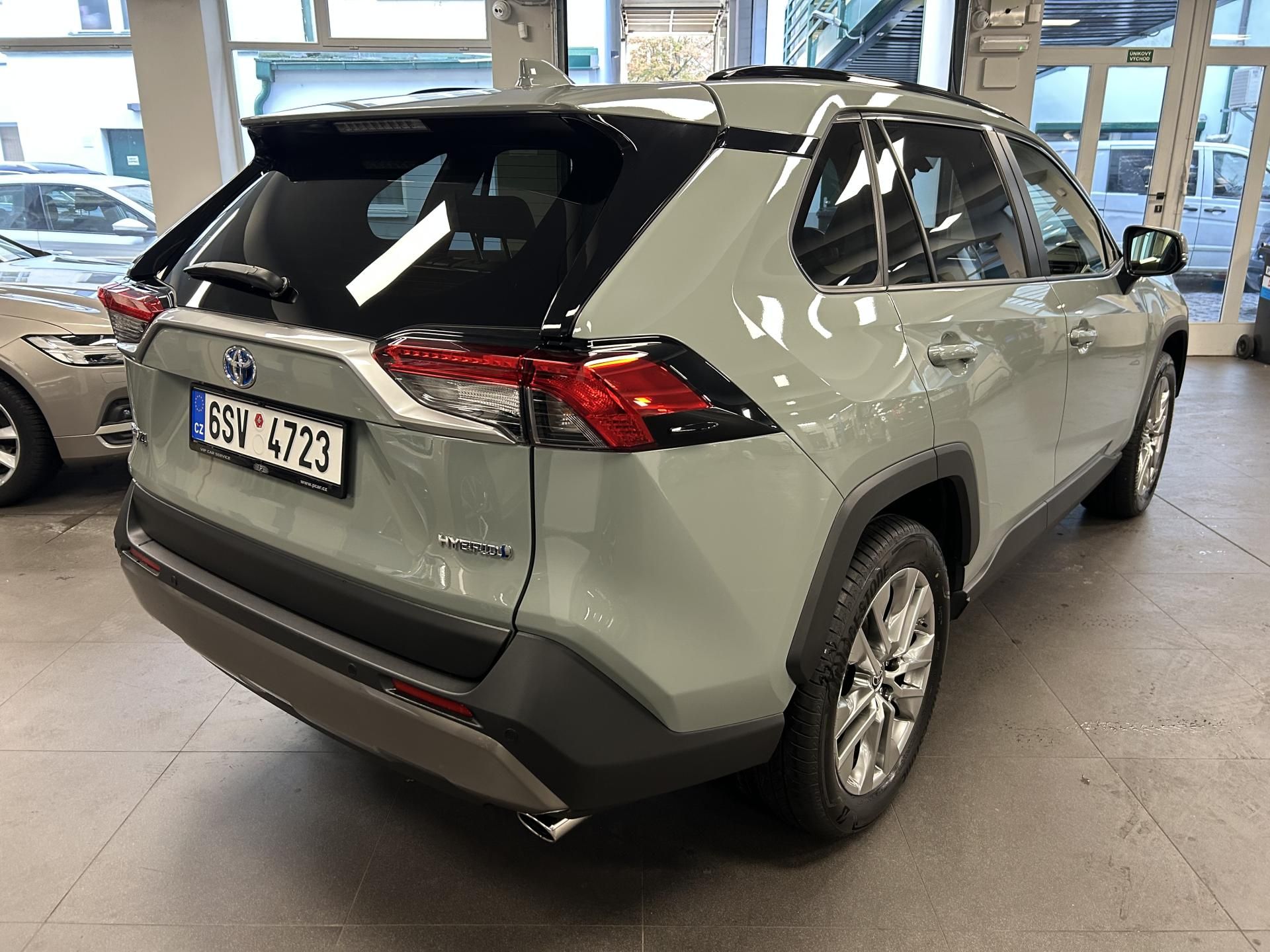 Toyota Rav4, 2.5 Hybrid EXECUTIV e-CVT 360° - fotka 4