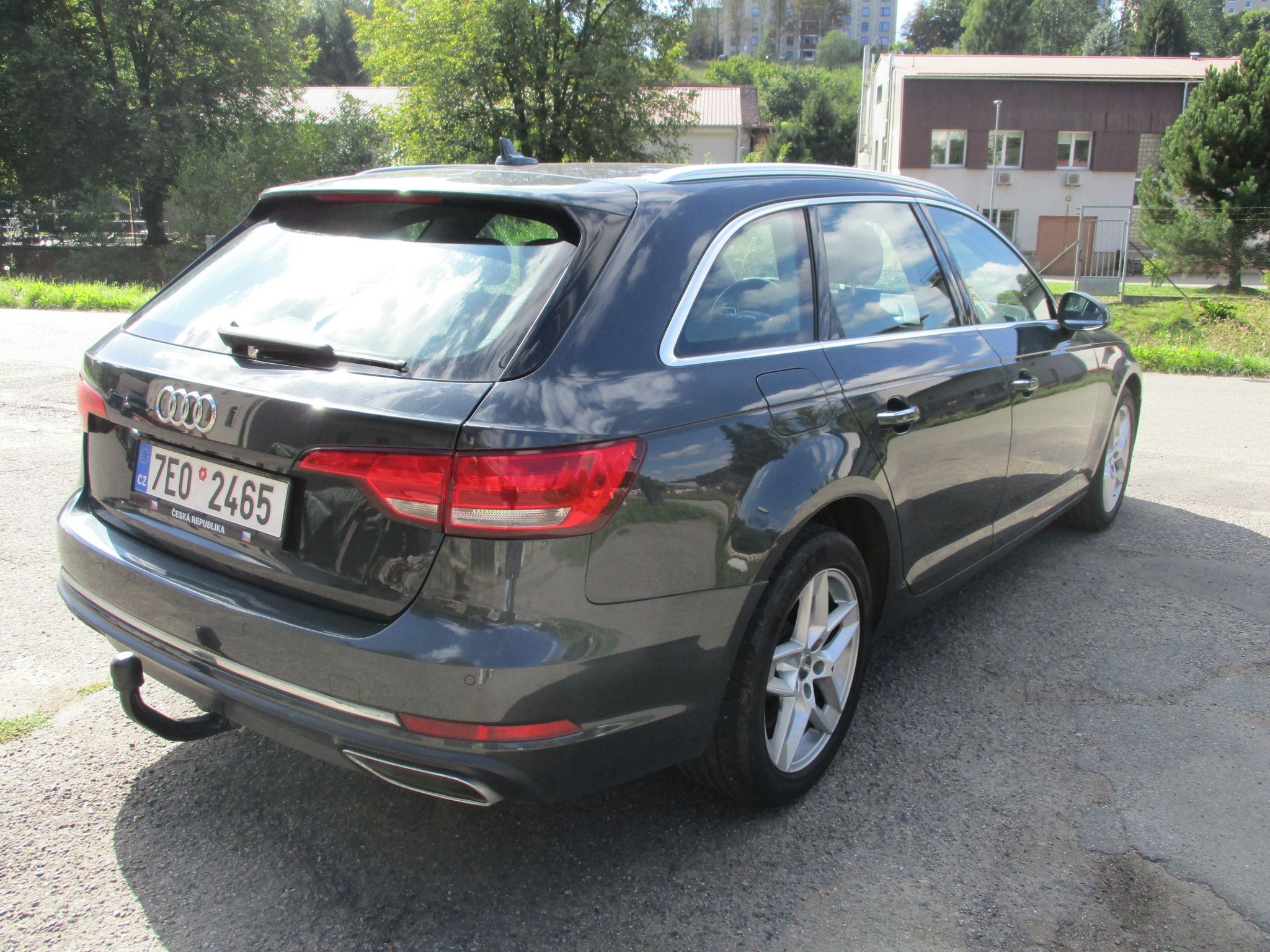 Audi A4 Avant, 2.0 TDi - tažné zařízení - fotka 5