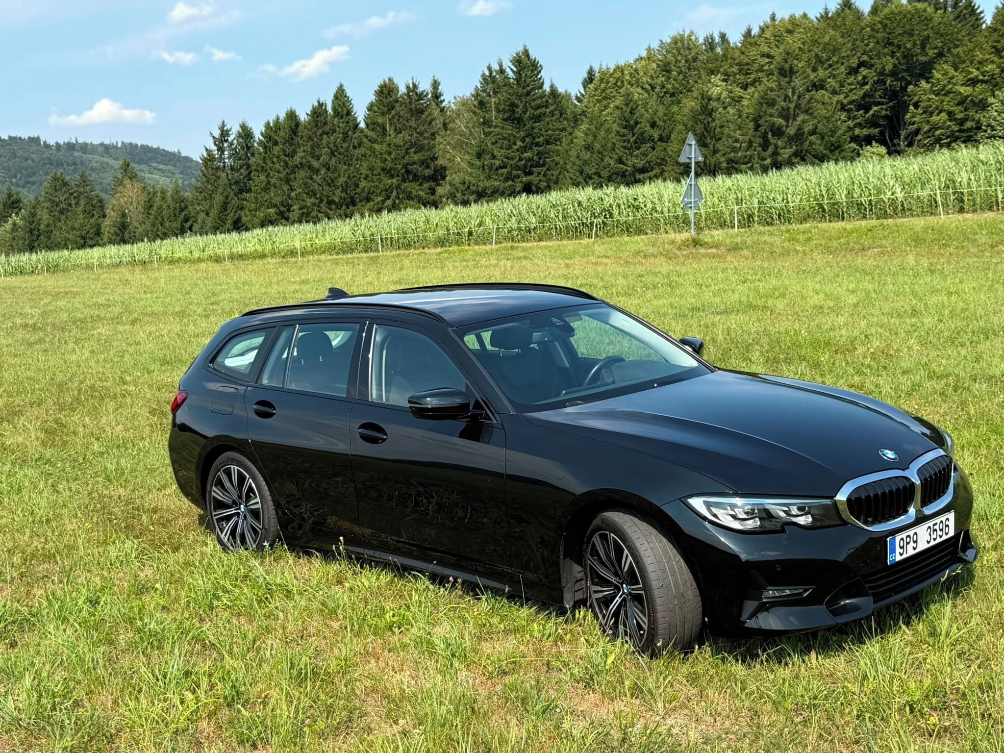 BMW Řada 3, BMW 318d G21 Sport Line - fotka 2