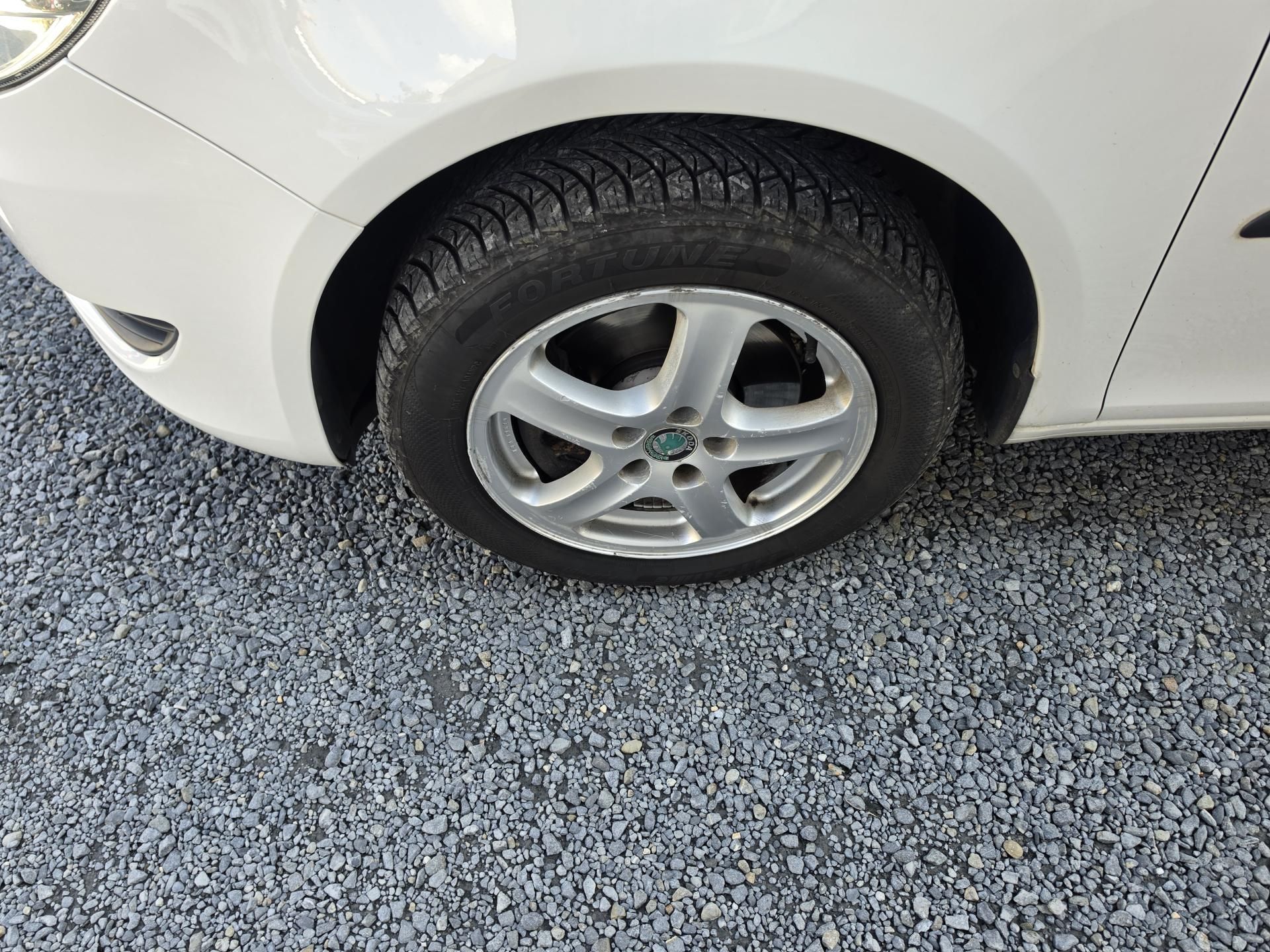 Škoda Roomster, 1.2 TDI Kamera TZ - fotka 6
