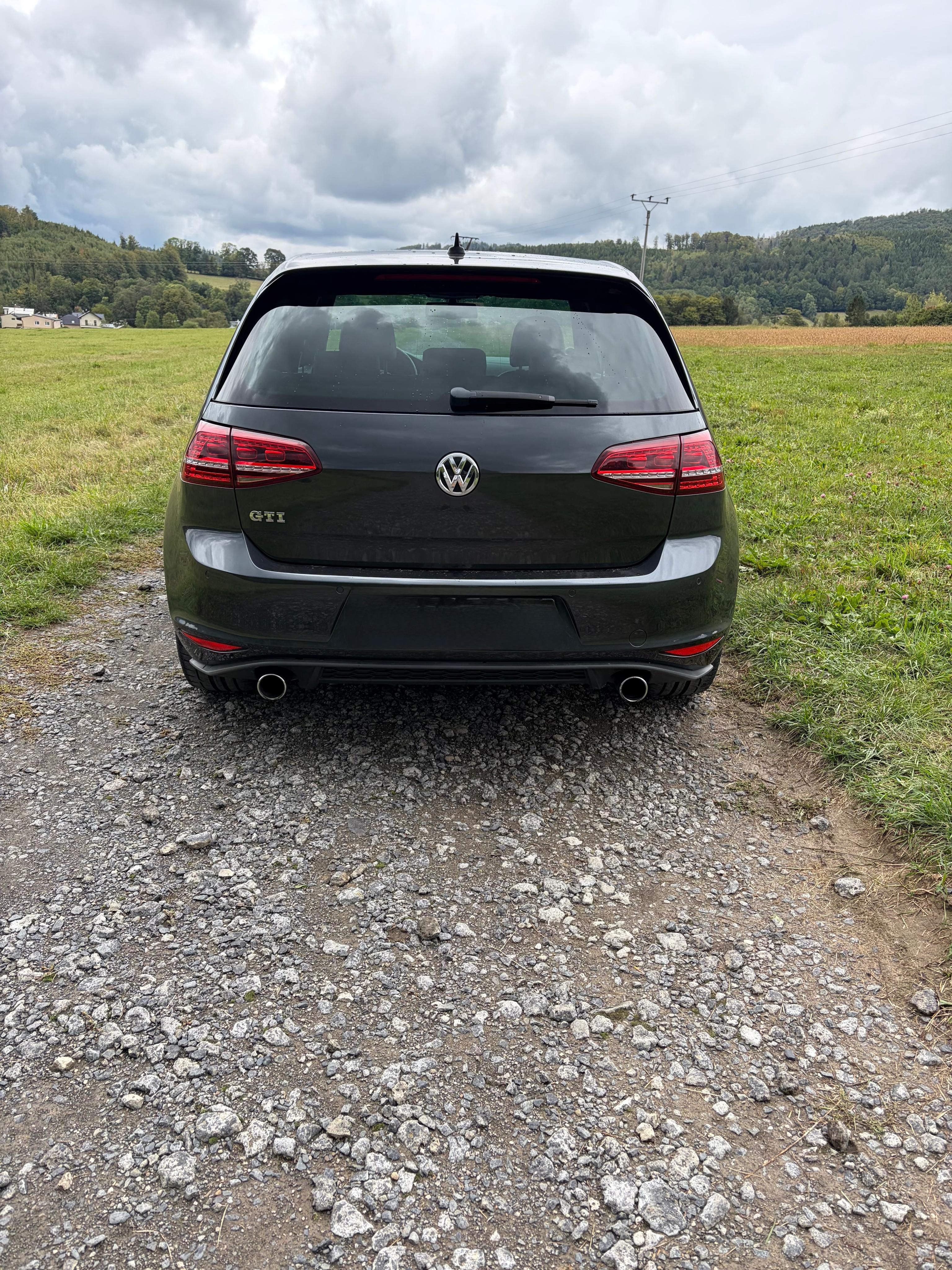 Volkswagen Golf, 7 GTI 2.0 TSI 162KW MANUÁL - fotka 4