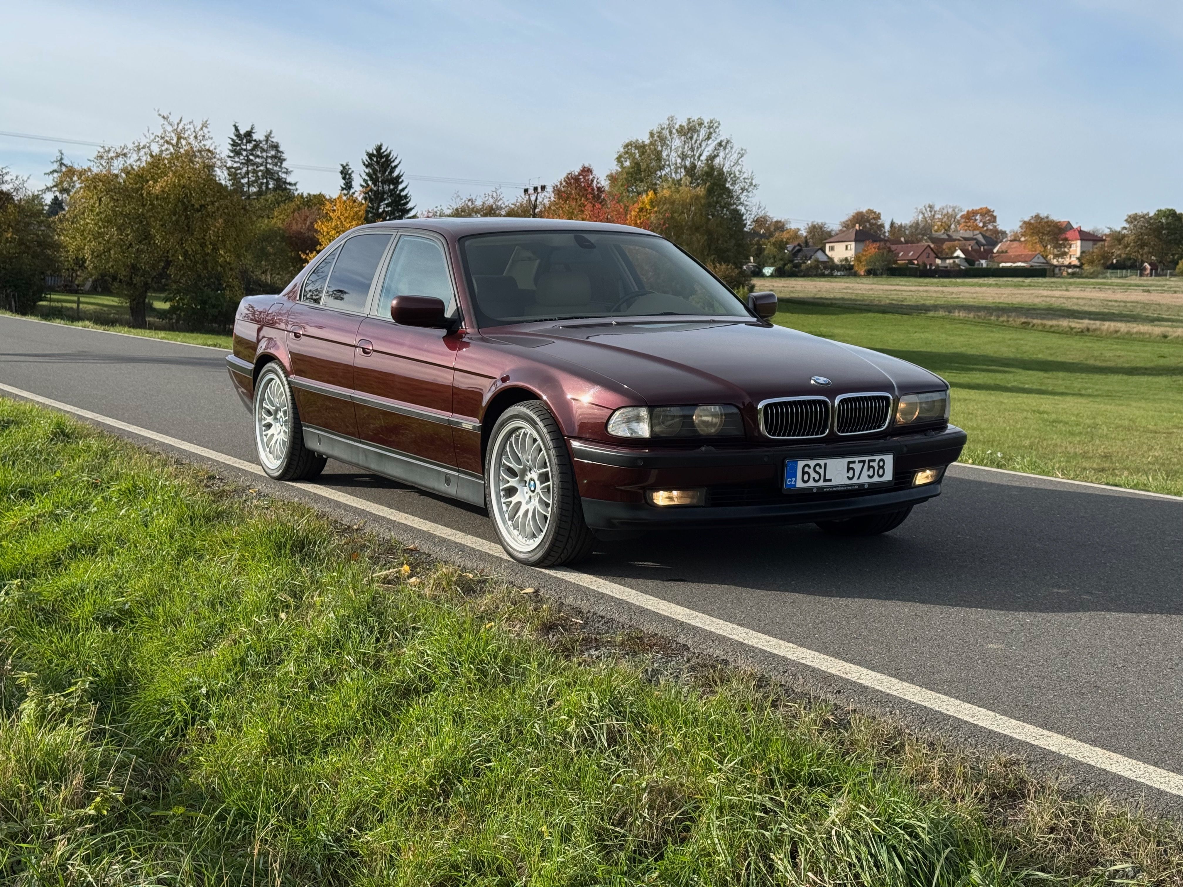 BMW Řada 7, BMW 735i V8, AT, Canyonrot