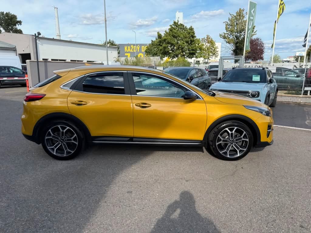 Kia XCee´d, 1.5 T-GDI 118 kW DCT Black Edi - fotka 4