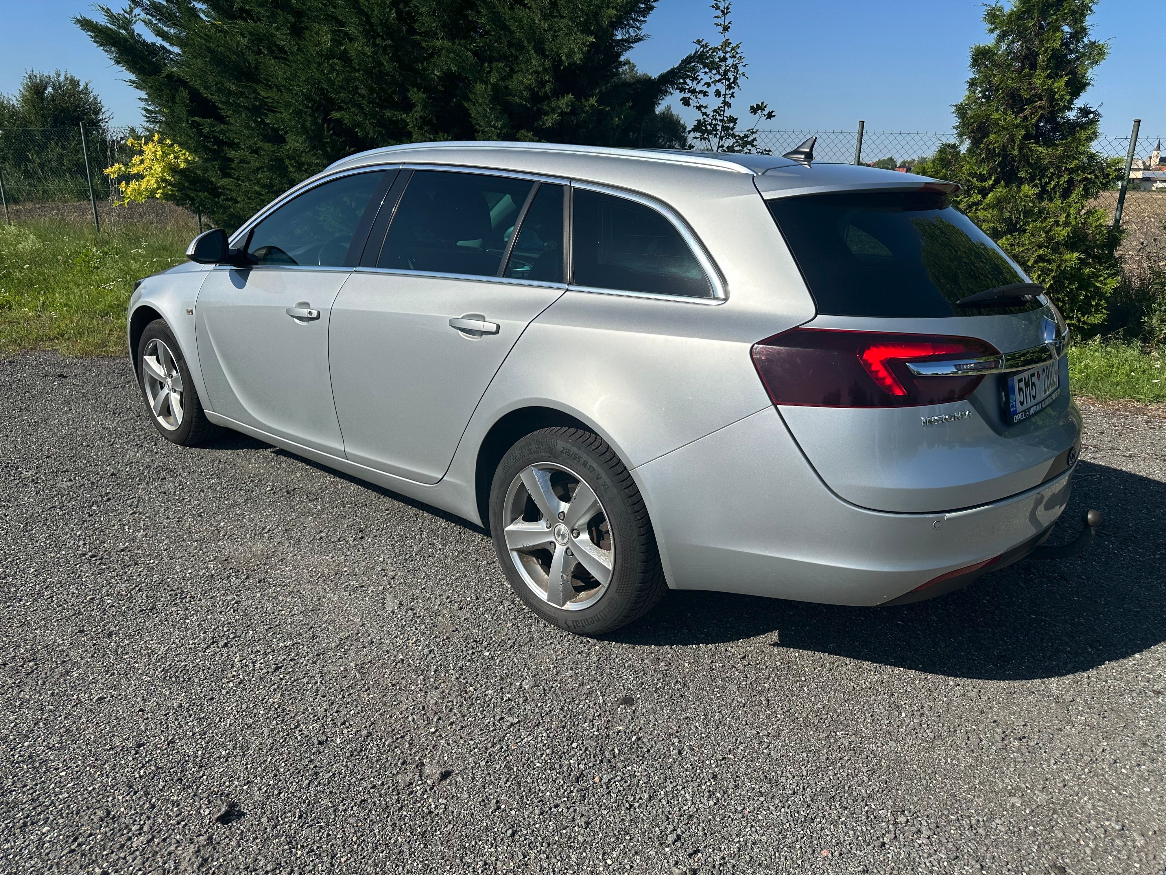 Opel Insignia, Sports Tourer 2,0 cdti 4X4 - fotka 3