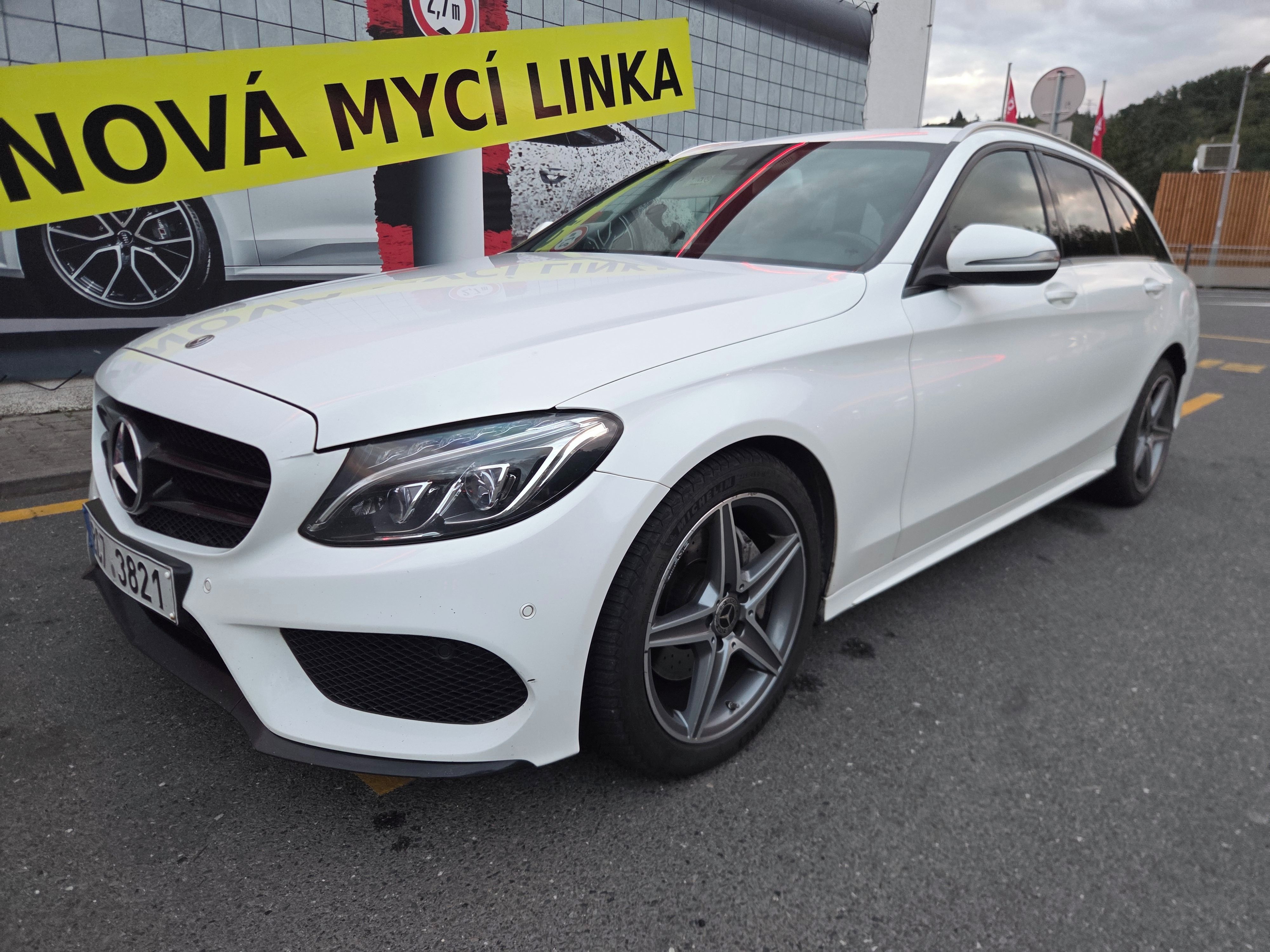 Mercedes-Benz Třídy C, Mercedes C 220 4matic AMG 2018 - fotka 2