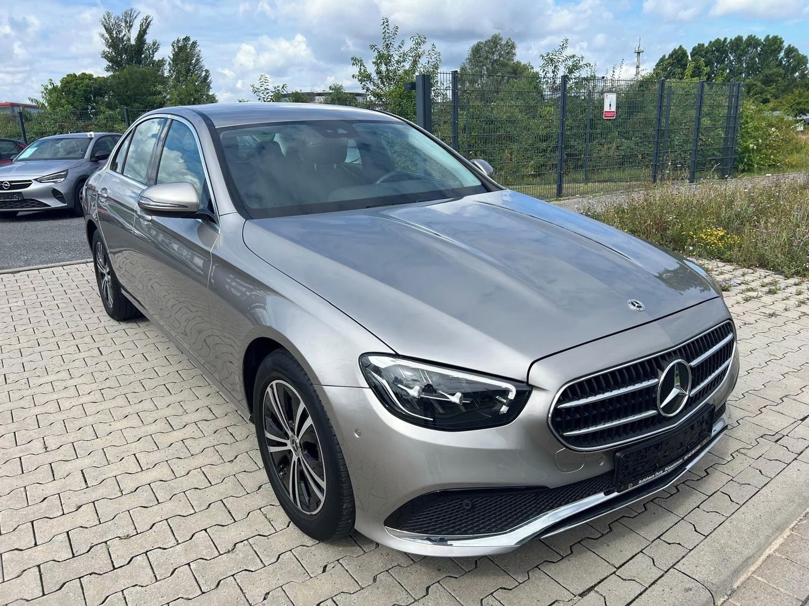 Mercedes-Benz Třídy E, 220 d Avantgarde Lim.*Kamera* - fotka 3