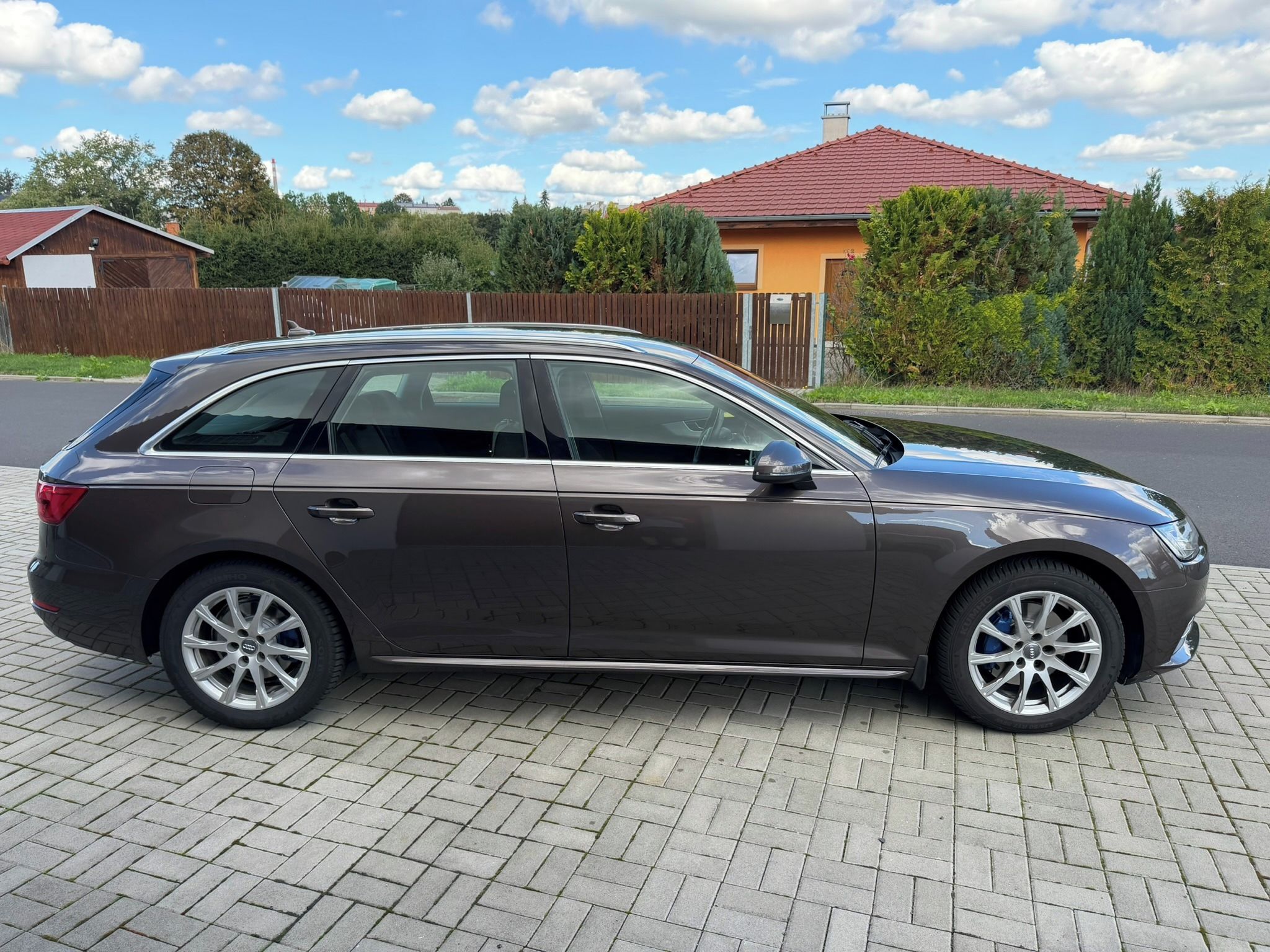 Audi A4 Avant - fotka 4