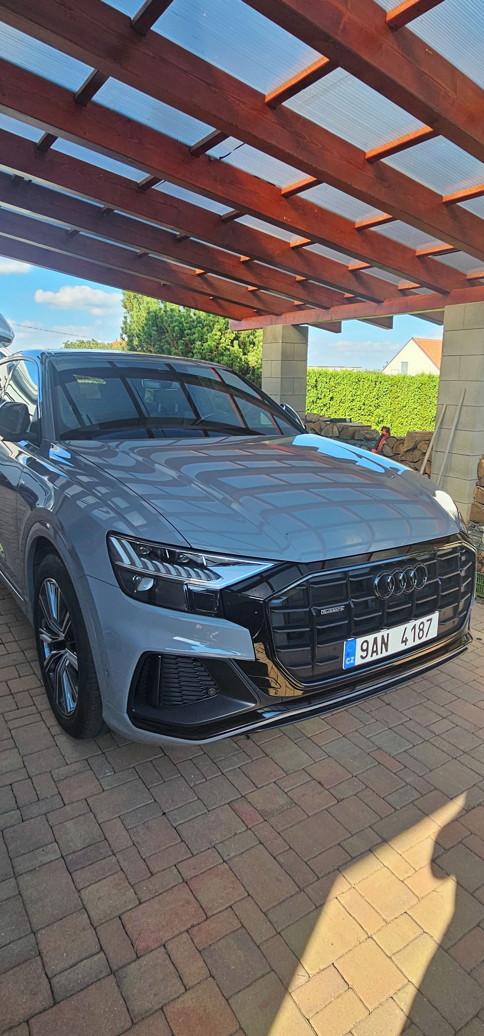 Audi Q8, Hezká,koupená v CZ,1.majitel - fotka 4
