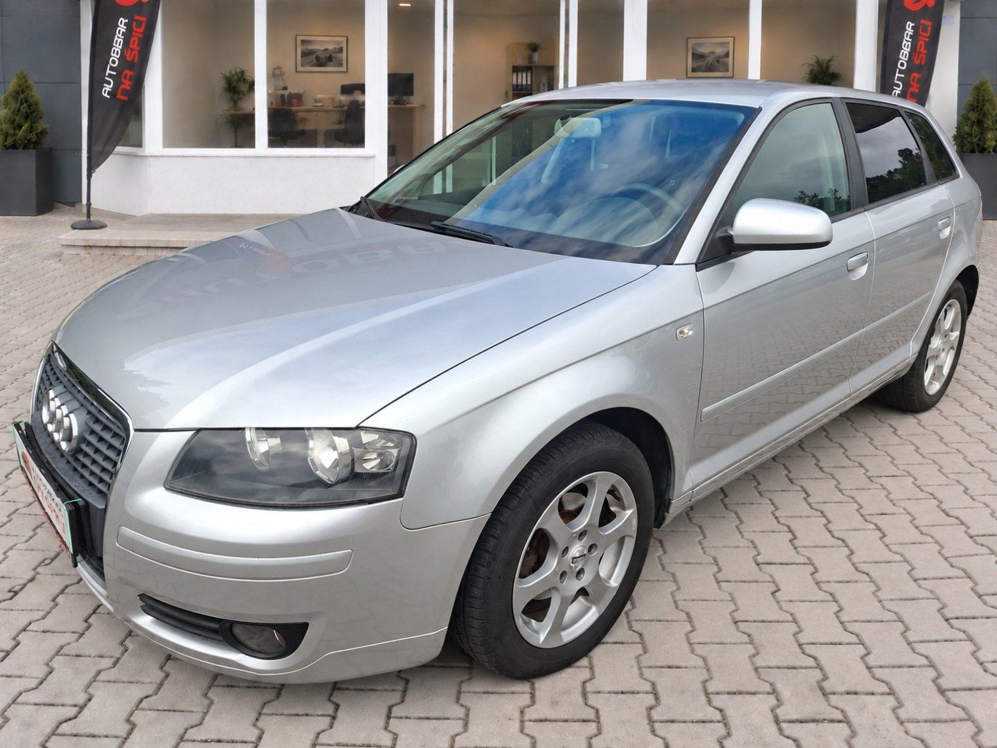 Audi A3, 1.6i 75kW -SERVISOVÁNO - fotka 4