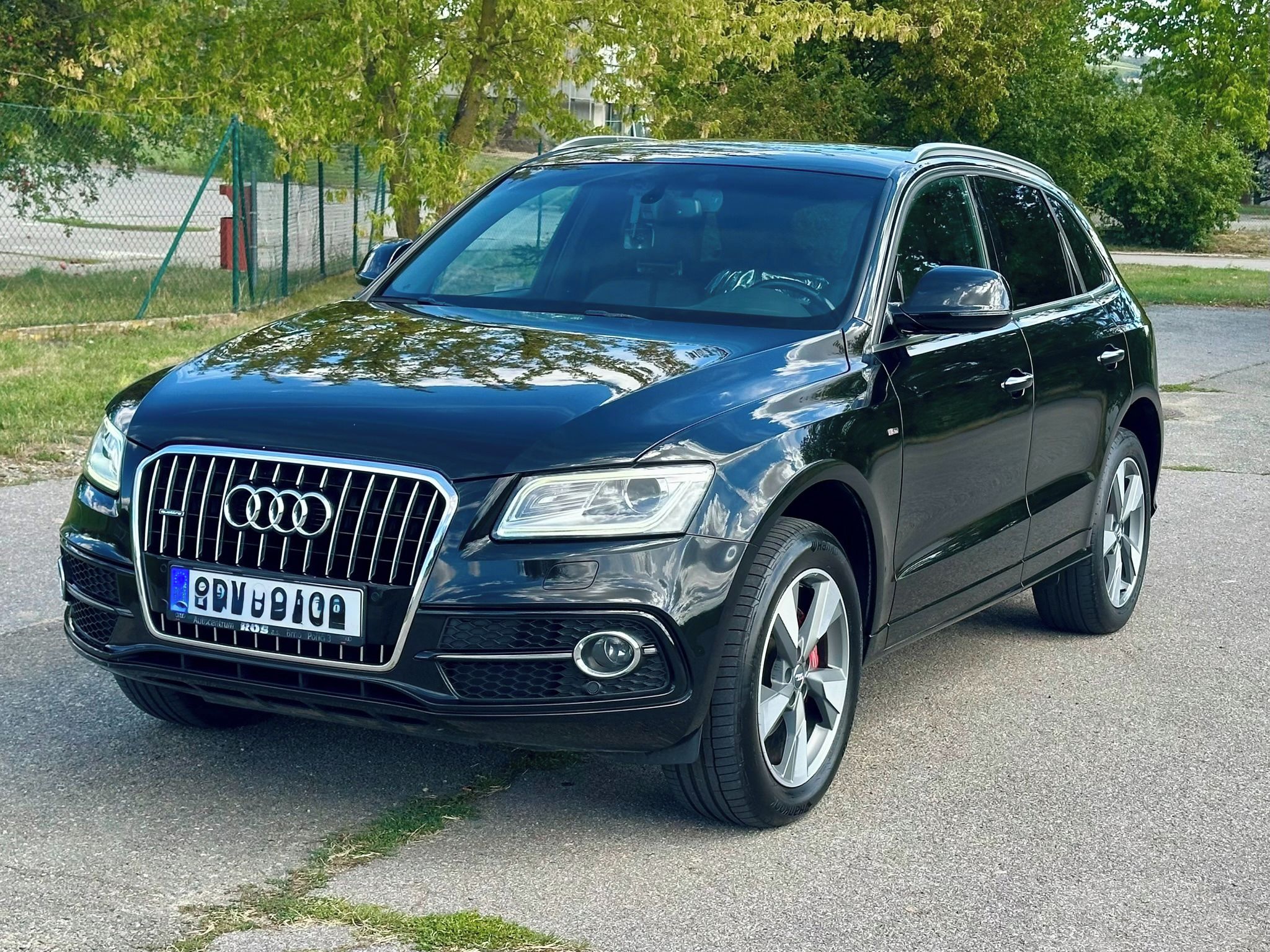 Audi Q5, 2.0TDI 140kW Quattro S-Line ČR - fotka 2