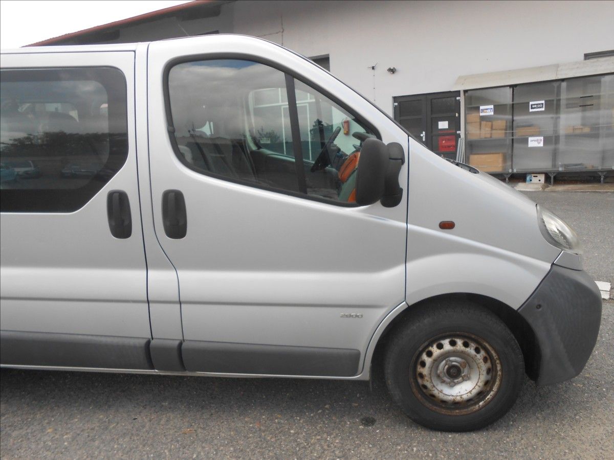 Opel Vivaro, 1,9 dTi 74Kw 9míst - fotka 4