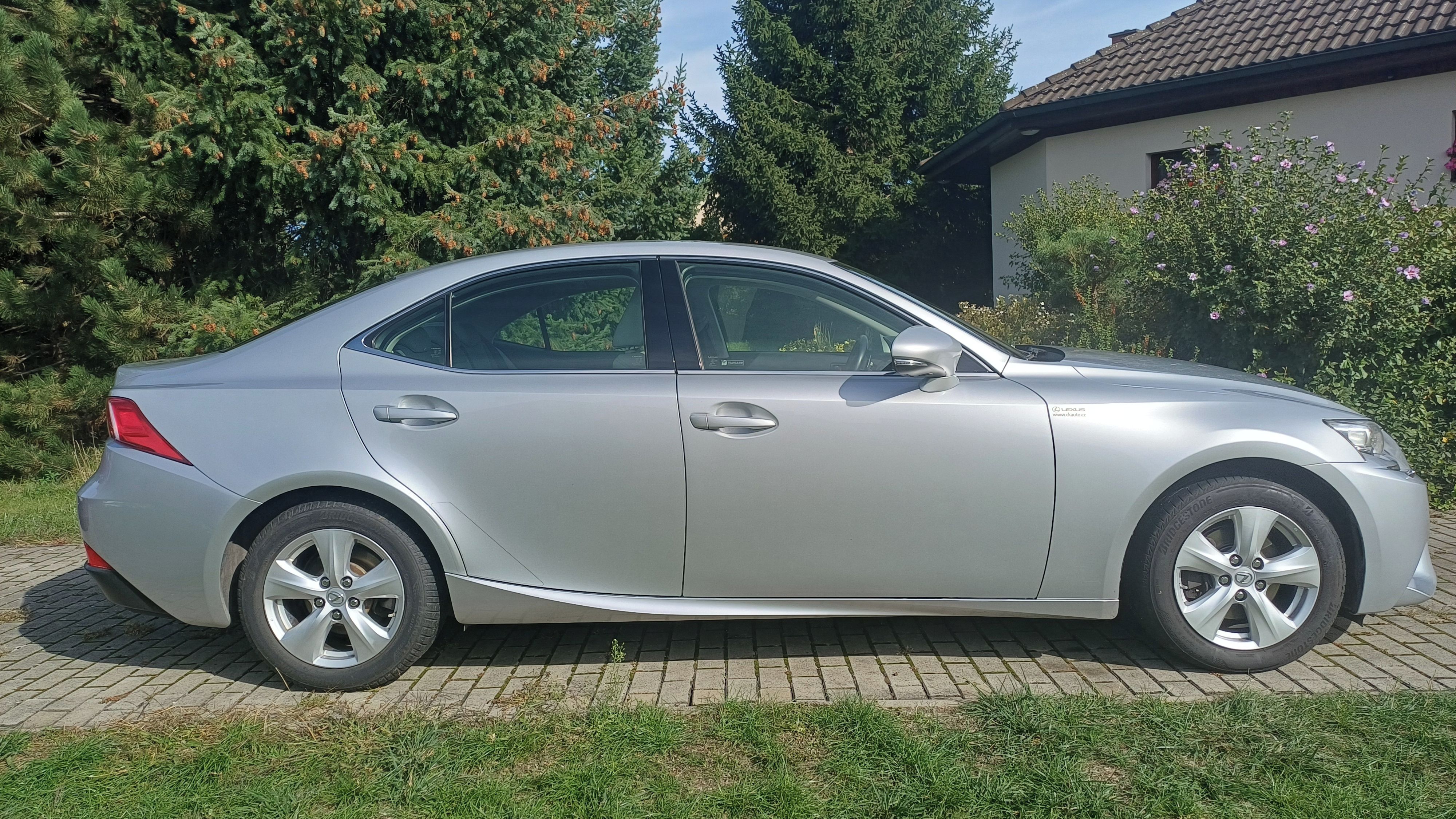 Lexus IS, Lexus IS 250, 2,5 V6 153 KW - fotka 5