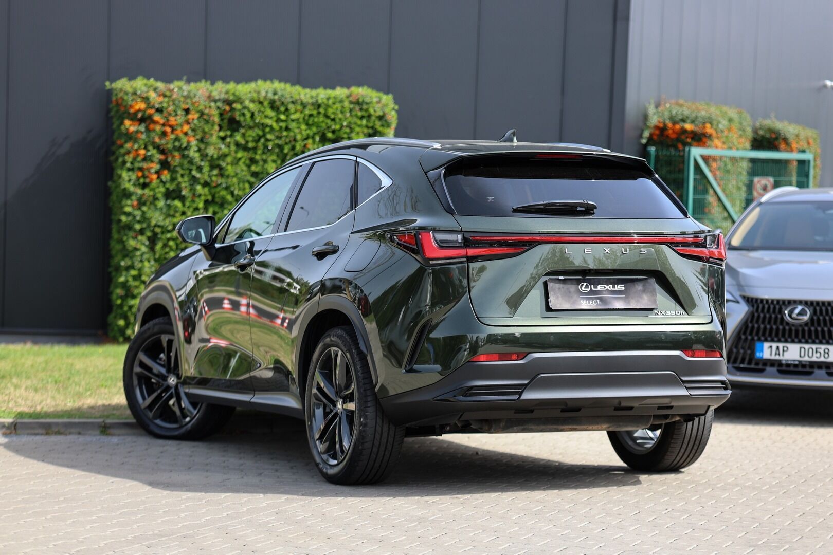 Lexus NX 350h, 350H 2,5 HEV PRESTIGE - fotka 5