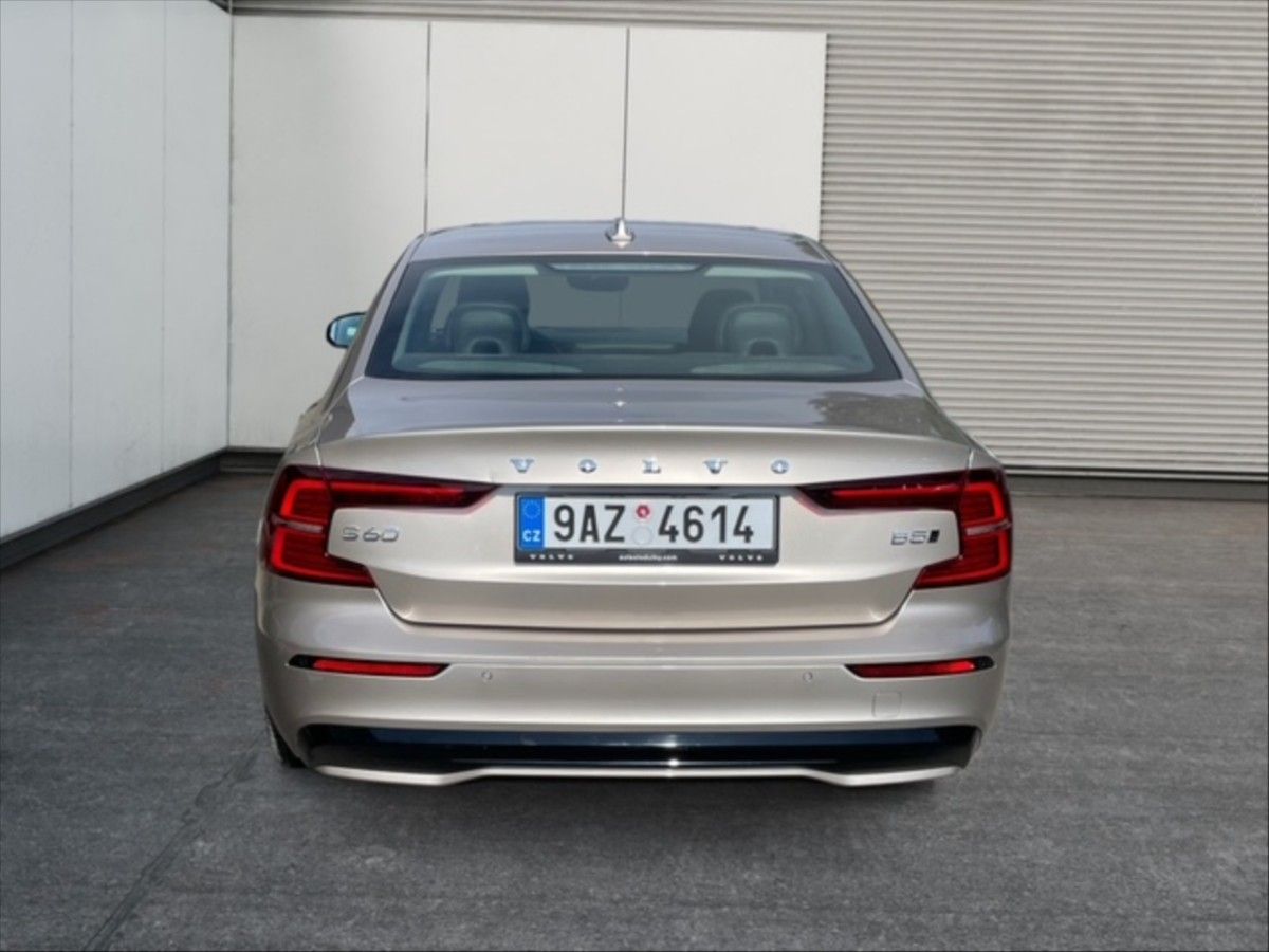 Volvo S60, 2,0 B5 Ultimate Dark AWD AT - fotka 5