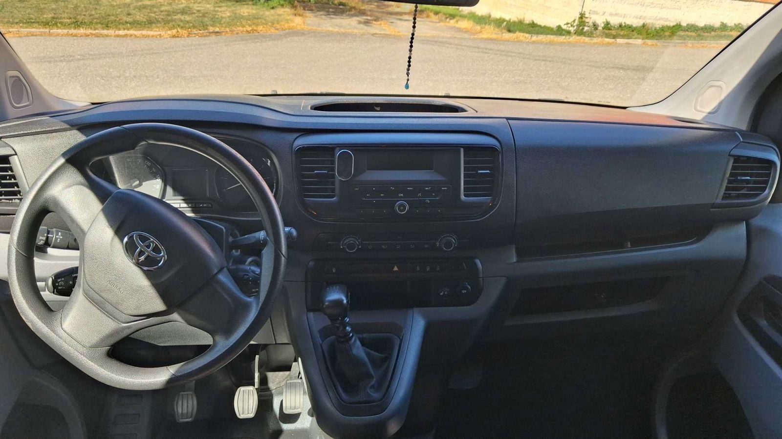 Toyota Proace, 2.0 D-4D, Kombi, 9 míst, L2 - fotka 3