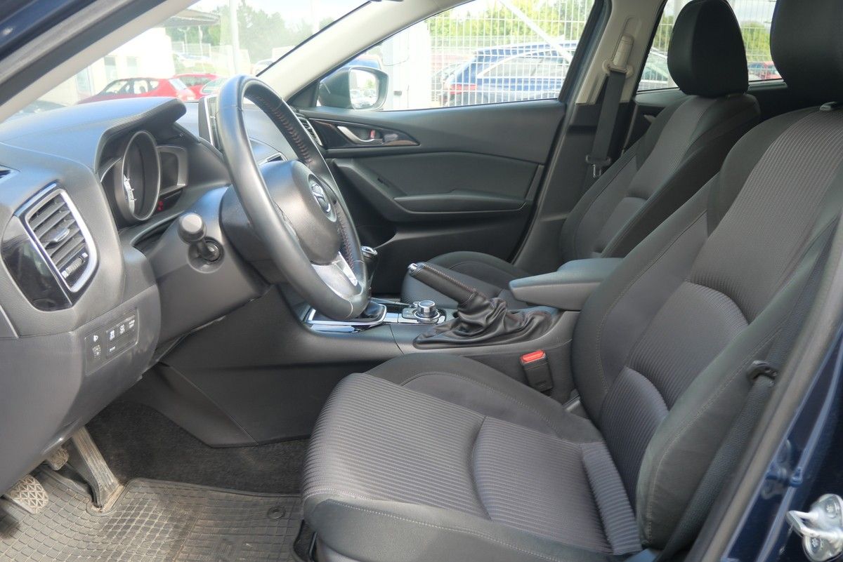 Mazda 3, 2.0 SkyActiv 88 kW Center-Line - fotka 5
