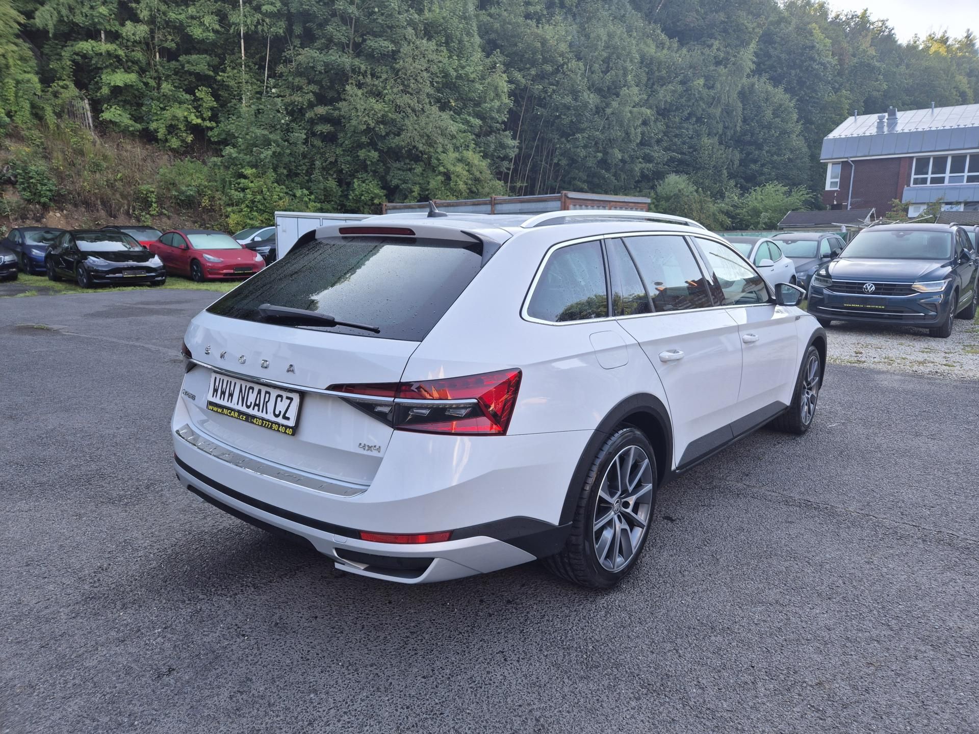 Škoda Superb, Combi Scout TDi,140kw,DSG,4x4 - fotka 5