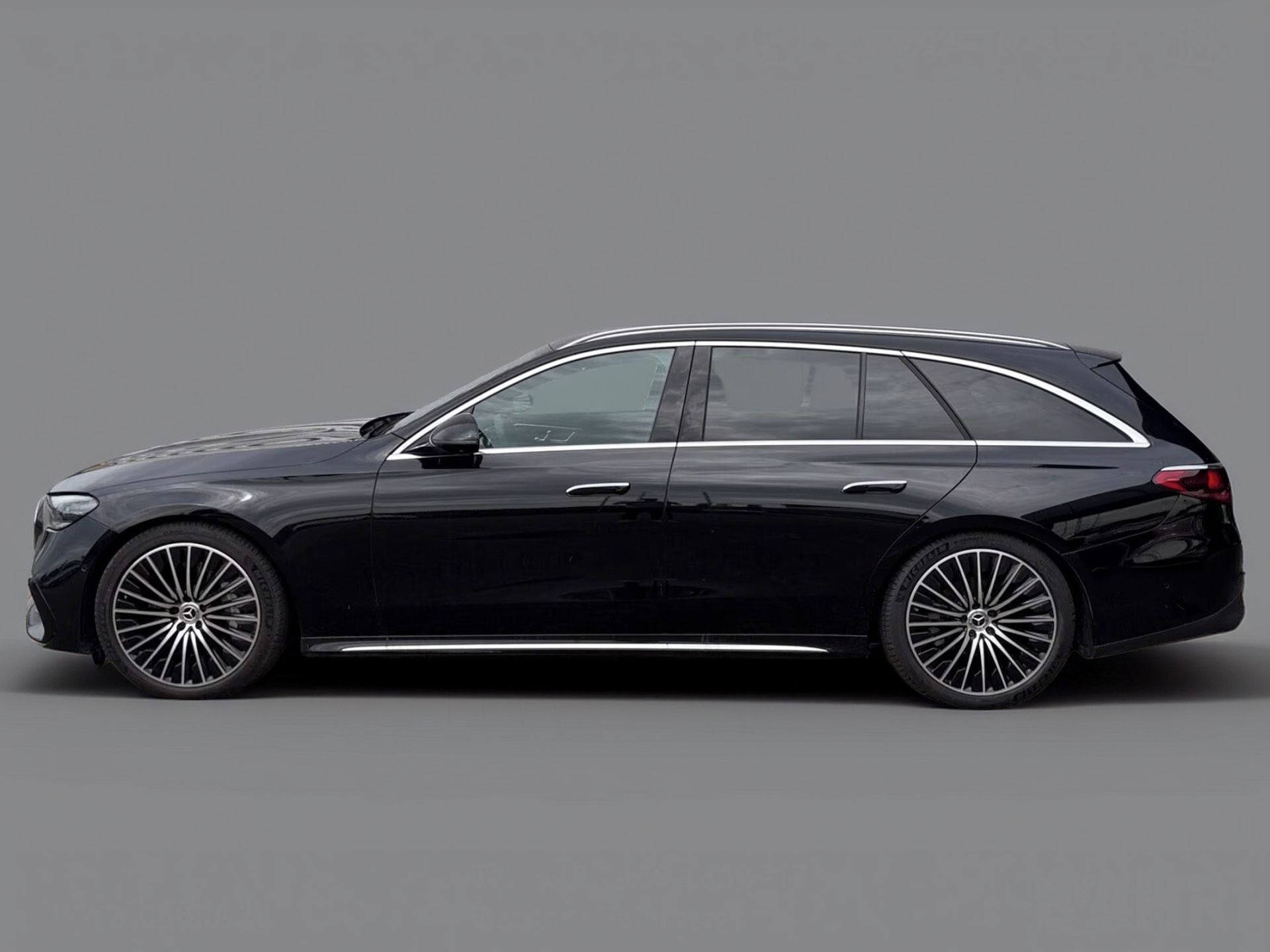 Mercedes-Benz Třídy E, 220d AMG 360 Distronic DIGI.Li - fotka 3