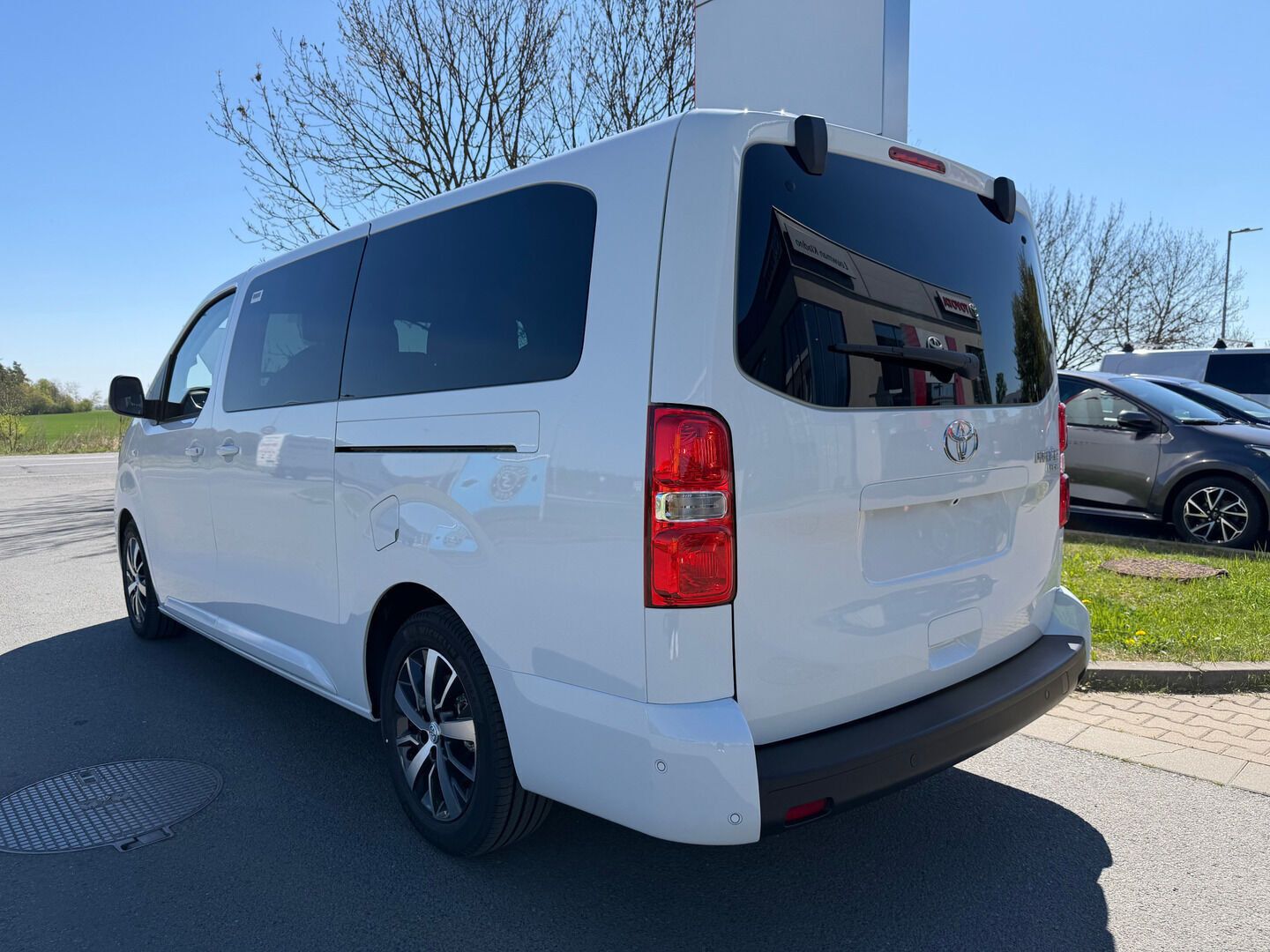 Toyota Proace Verso, L2 2.2D 6MT Family - fotka 3