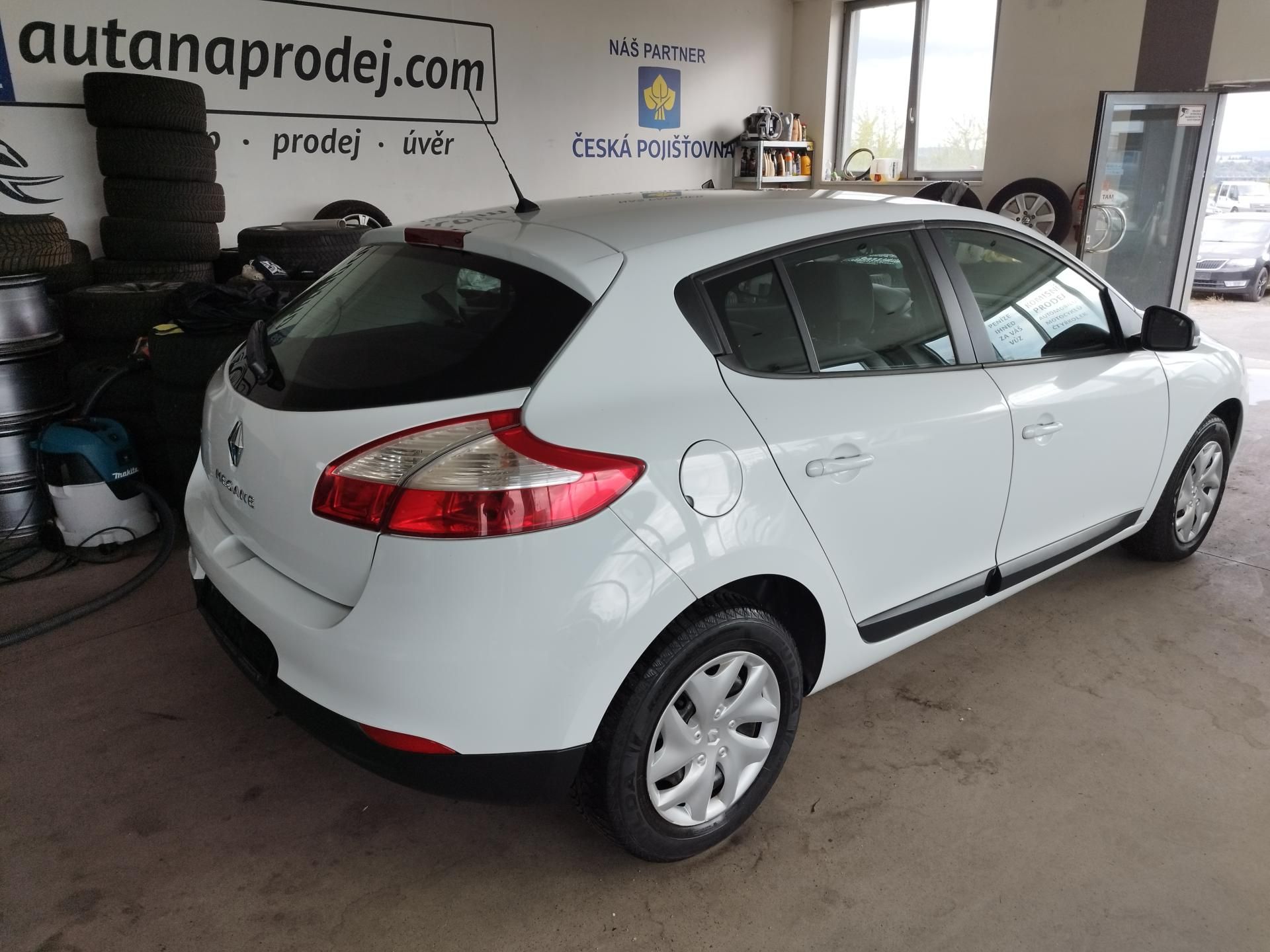 Renault Mégane, 1,6i 81KW klima najeto 99000 - fotka 5