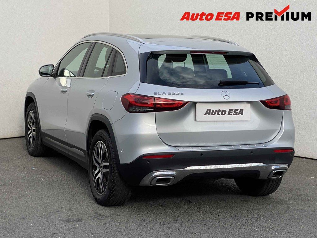 Mercedes-Benz GLA, 2.0 D 220d,1.maj,ČR,AT - fotka 6
