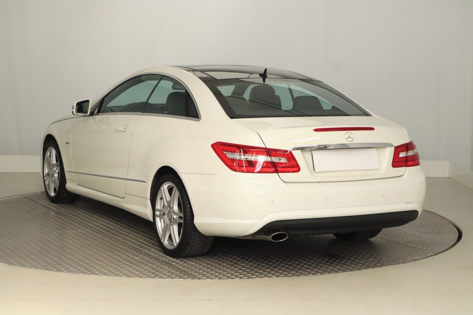 Mercedes-Benz Třídy E, 250, Avantgarde, Automat, Kůže - fotka 4