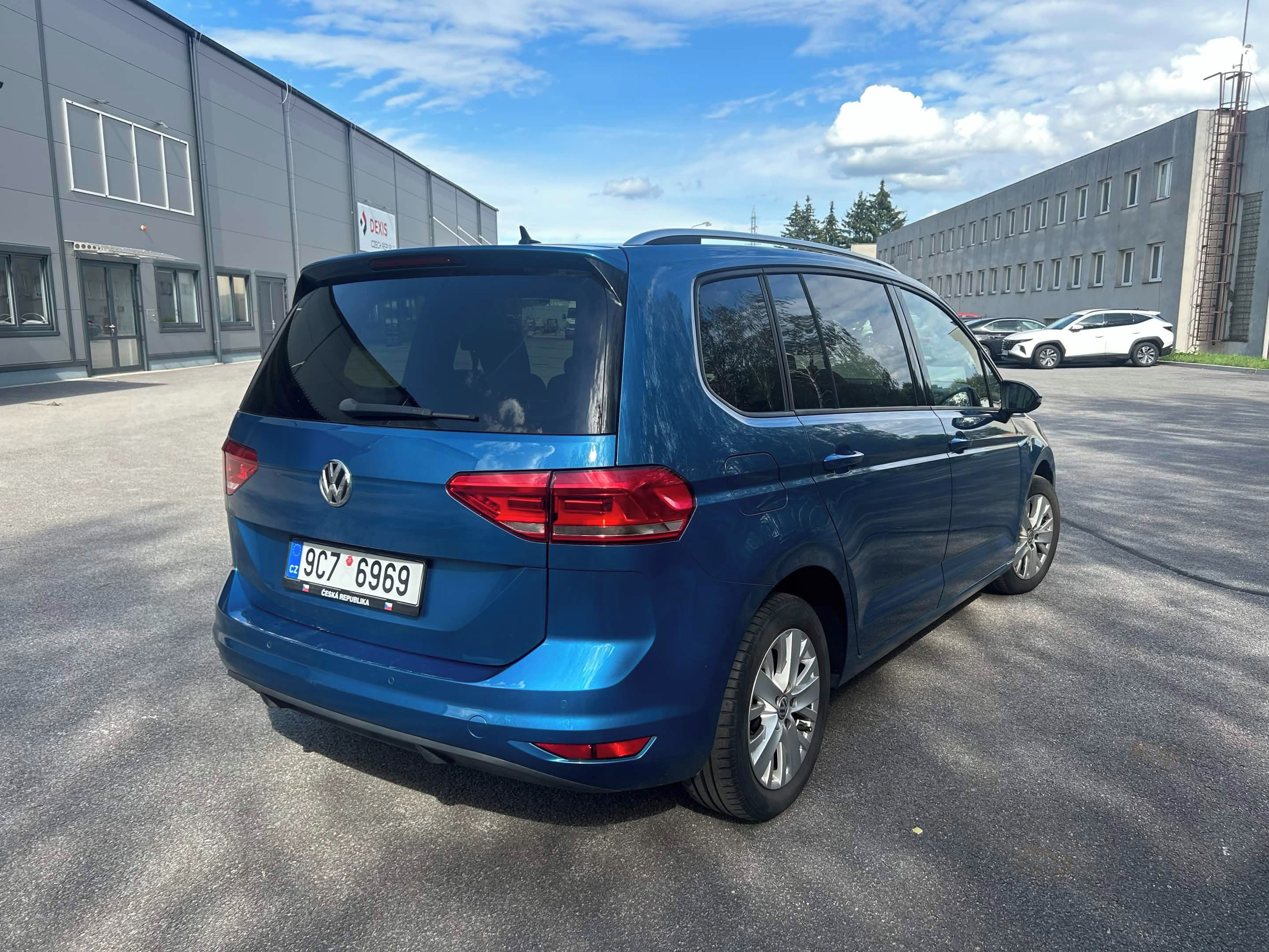 Volkswagen Touran, *1.6 TDI* *85 KW* 7 MÍST* - fotka 4