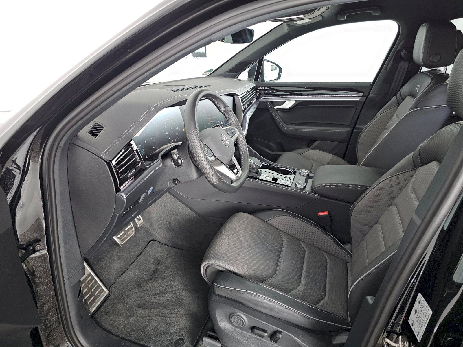 Volkswagen Touareg, 3.0TDI 4x4 210kW R-LINE - fotka 6