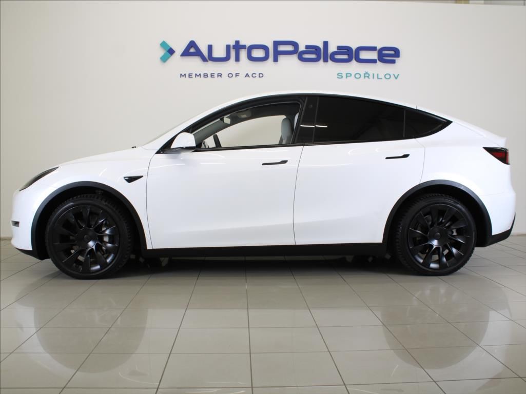 Tesla Model Y, 378kW Long Range 4x4 1.maj. - fotka 5